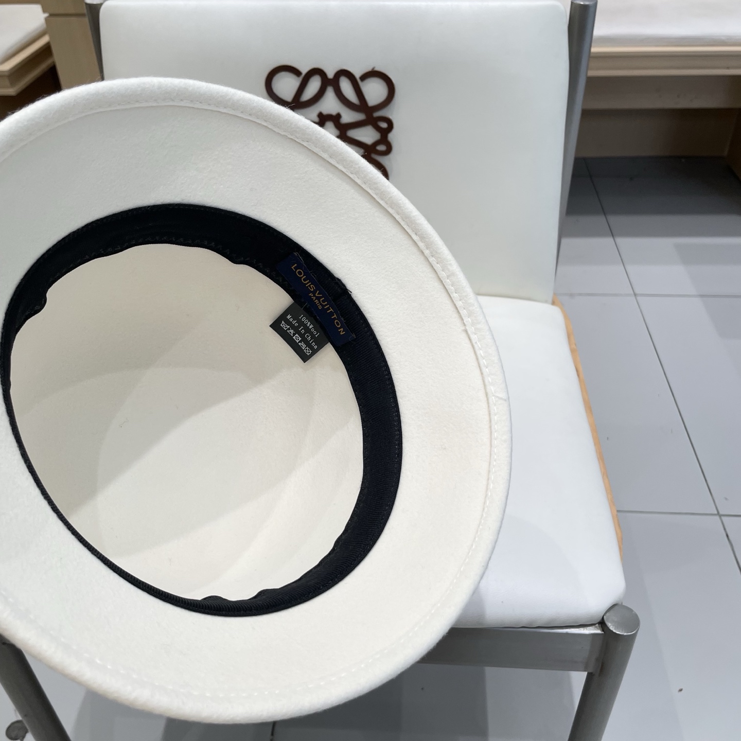 黑色 白色 Lv路易威登赫本风百分百羊毛材质羊毛渔夫帽女秋冬法式复古圆顶保暖盆帽优雅气质百搭礼帽