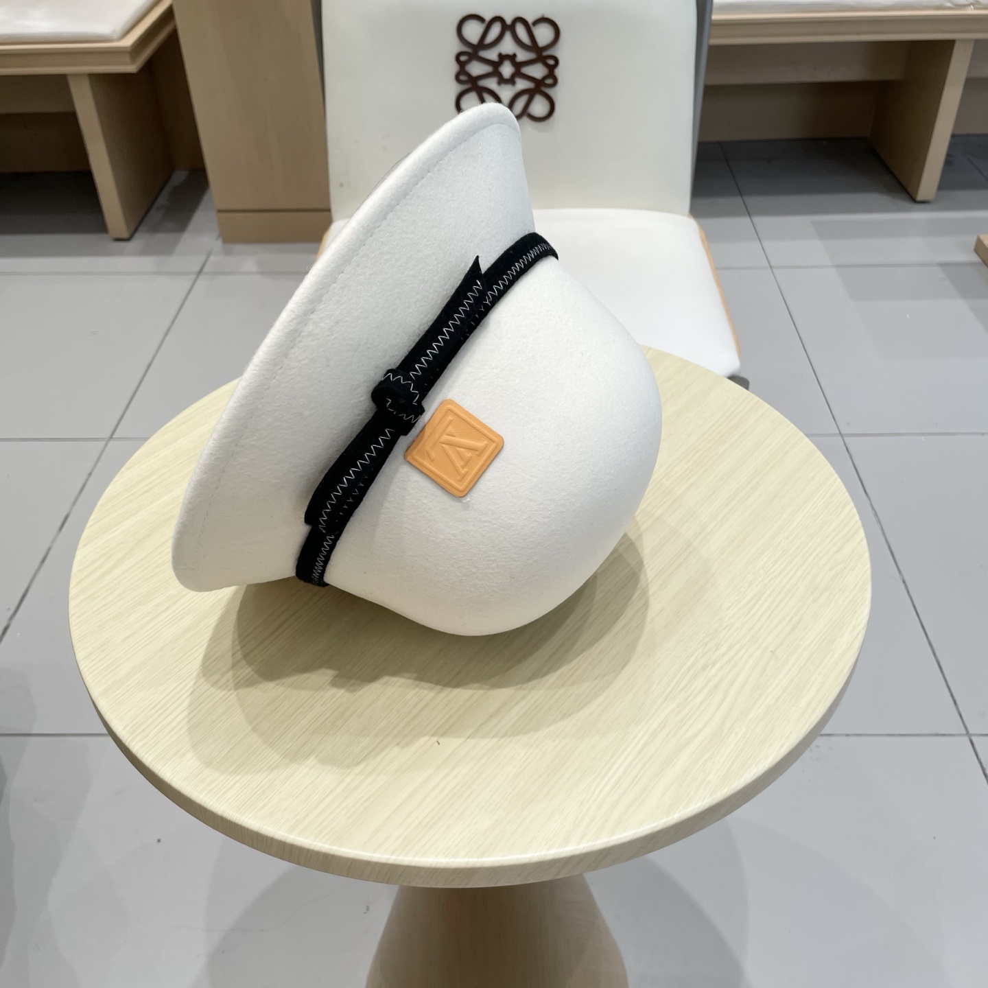 黑色 白色 Lv路易威登赫本风百分百羊毛材质羊毛渔夫帽女秋冬法式复古圆顶保暖盆帽优雅气质百搭礼帽