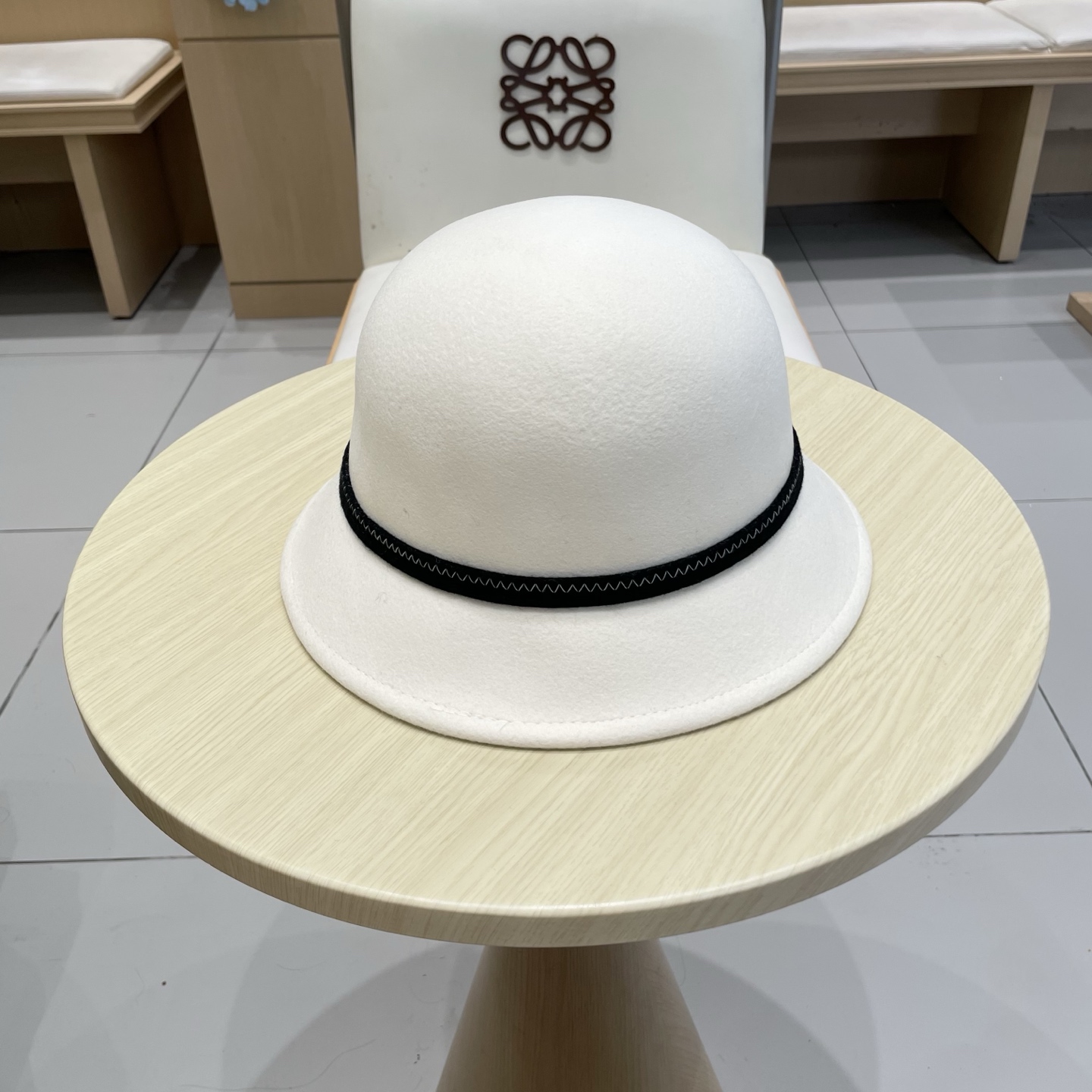 黑色 白色 Lv路易威登赫本风百分百羊毛材质羊毛渔夫帽女秋冬法式复古圆顶保暖盆帽优雅气质百搭礼帽