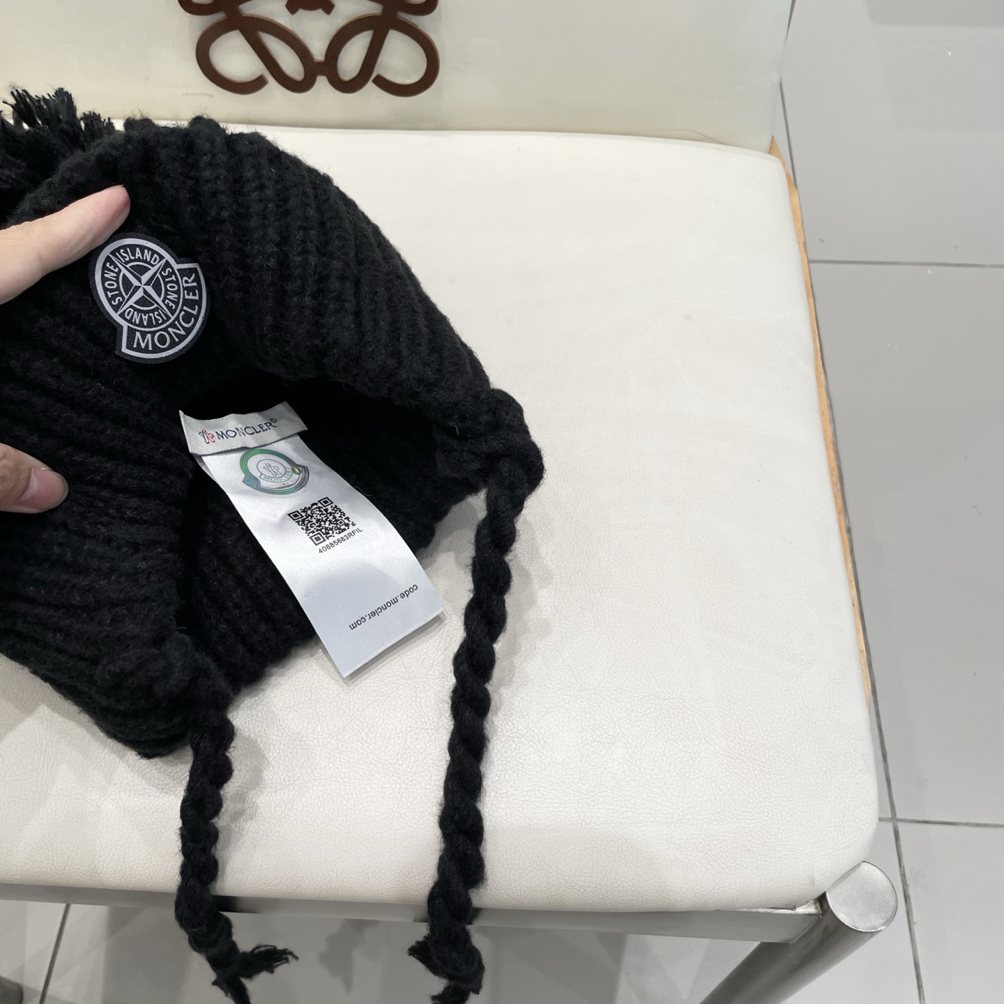  蒙口Moncler盟可睐冬季显脸小雷锋帽女针织毛线帽冬日系带骑车飞行帽保暖护耳帽