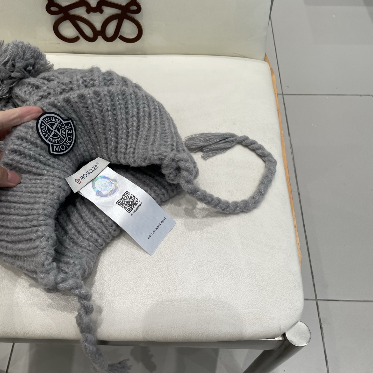  蒙口Moncler盟可睐冬季显脸小雷锋帽女针织毛线帽冬日系带骑车飞行帽保暖护耳帽