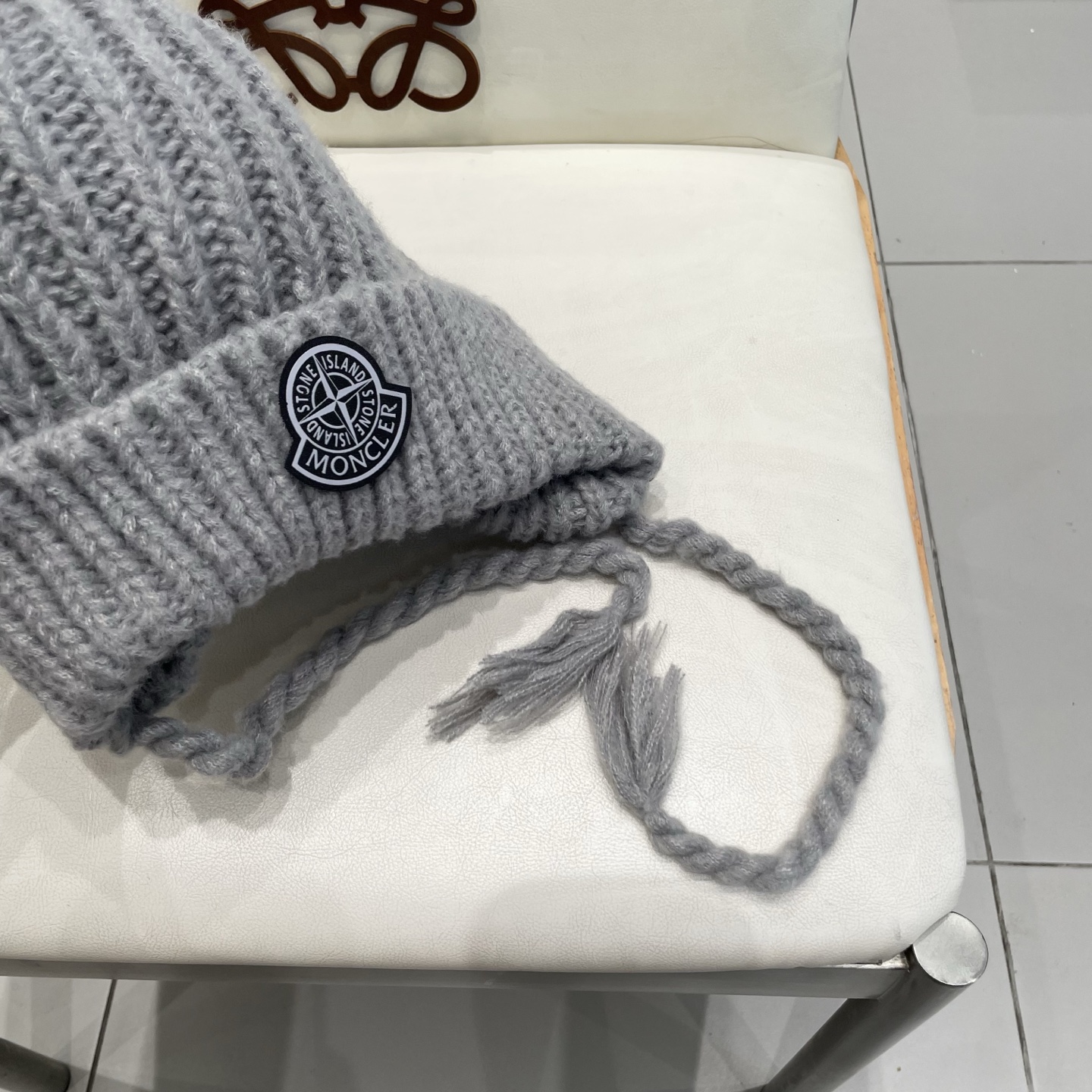  蒙口Moncler盟可睐冬季显脸小雷锋帽女针织毛线帽冬日系带骑车飞行帽保暖护耳帽