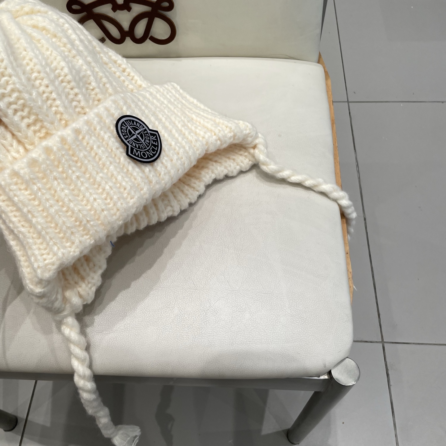  蒙口Moncler盟可睐冬季显脸小雷锋帽女针织毛线帽冬日系带骑车飞行帽保暖护耳帽