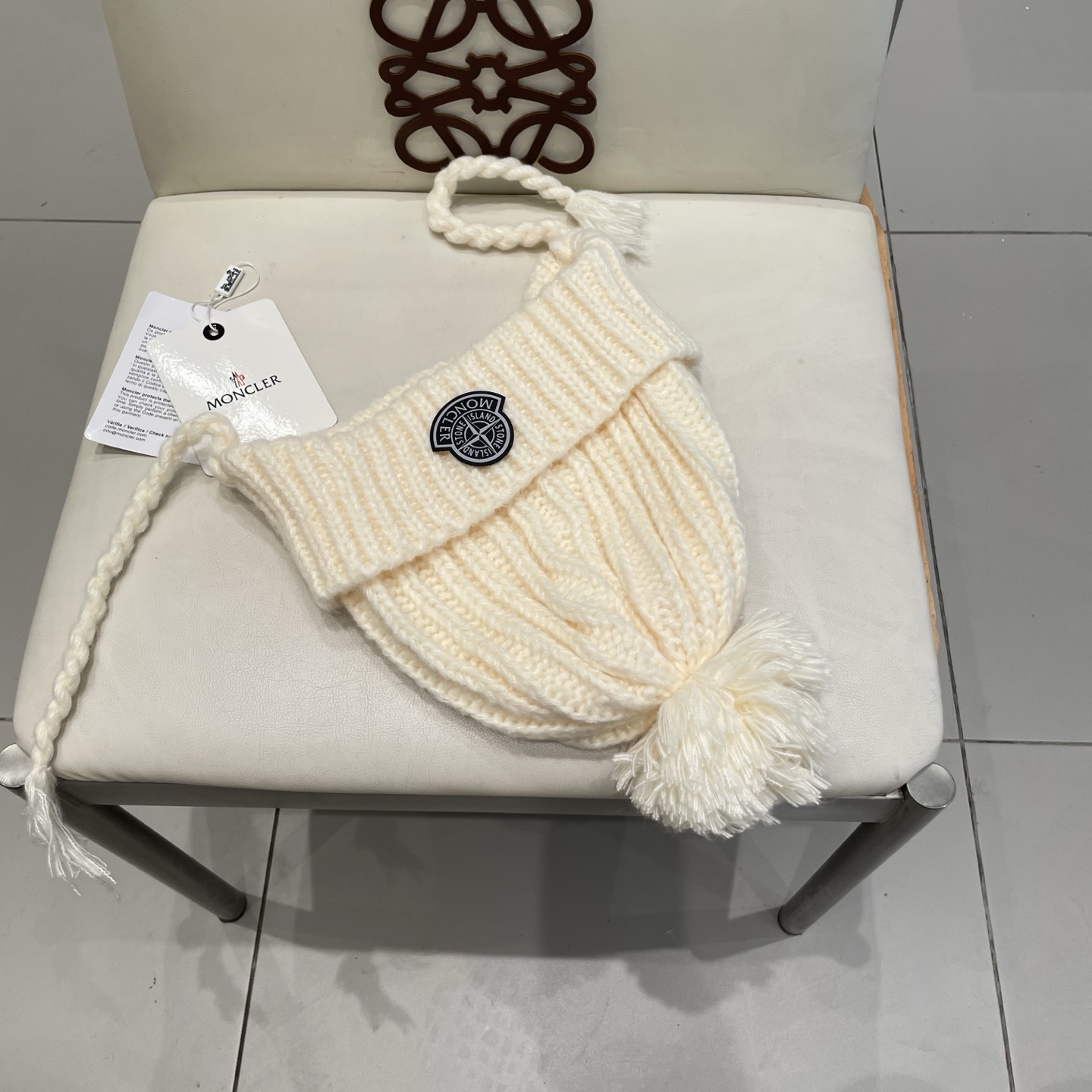  蒙口Moncler盟可睐冬季显脸小雷锋帽女针织毛线帽冬日系带骑车飞行帽保暖护耳帽