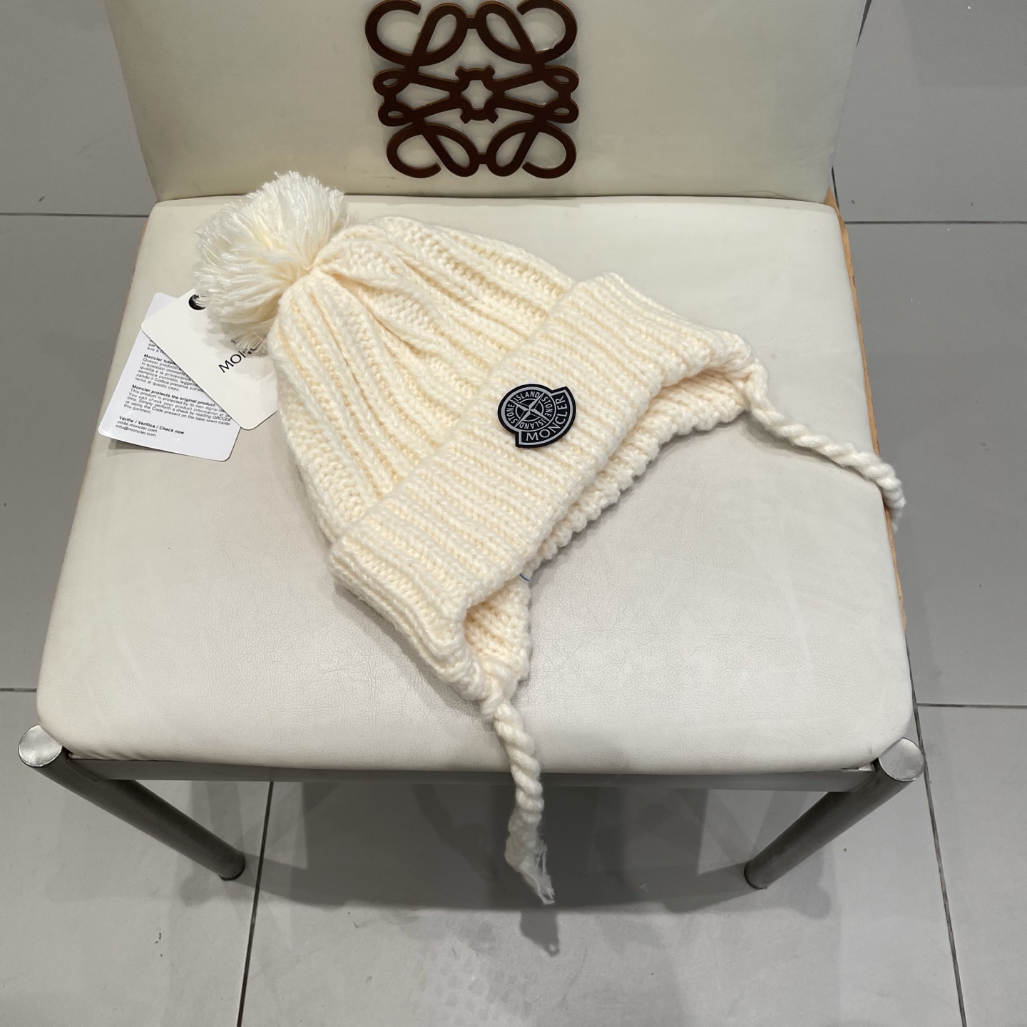  蒙口Moncler盟可睐冬季显脸小雷锋帽女针织毛线帽冬日系带骑车飞行帽保暖护耳帽