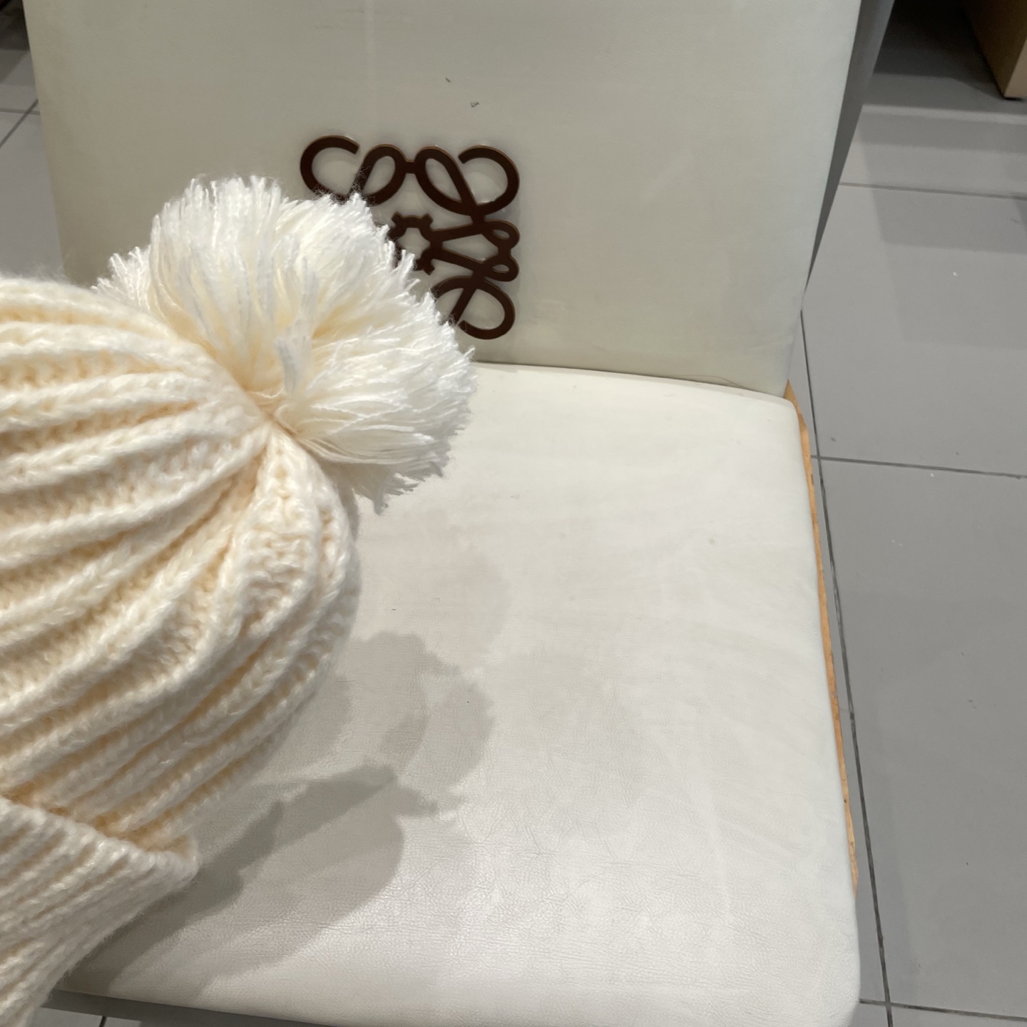  蒙口Moncler盟可睐冬季显脸小雷锋帽女针织毛线帽冬日系带骑车飞行帽保暖护耳帽