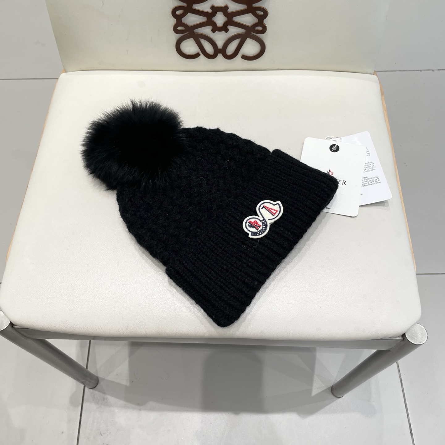  蒙口双标logo。针织毛线帽！小姐姐的冬日最爱～随便搭配什么衣服都好看！又减龄又显可爱的一款～颜色很多