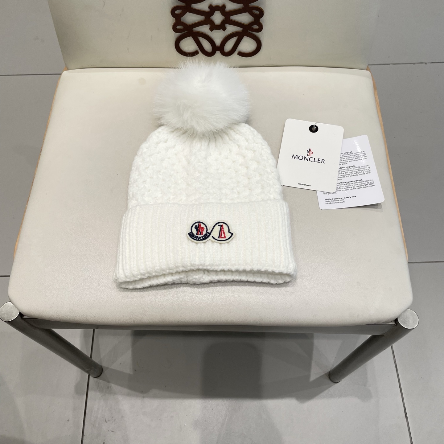  蒙口双标logo。针织毛线帽！小姐姐的冬日最爱～随便搭配什么衣服都好看！又减龄又显可爱的一款～颜色很多