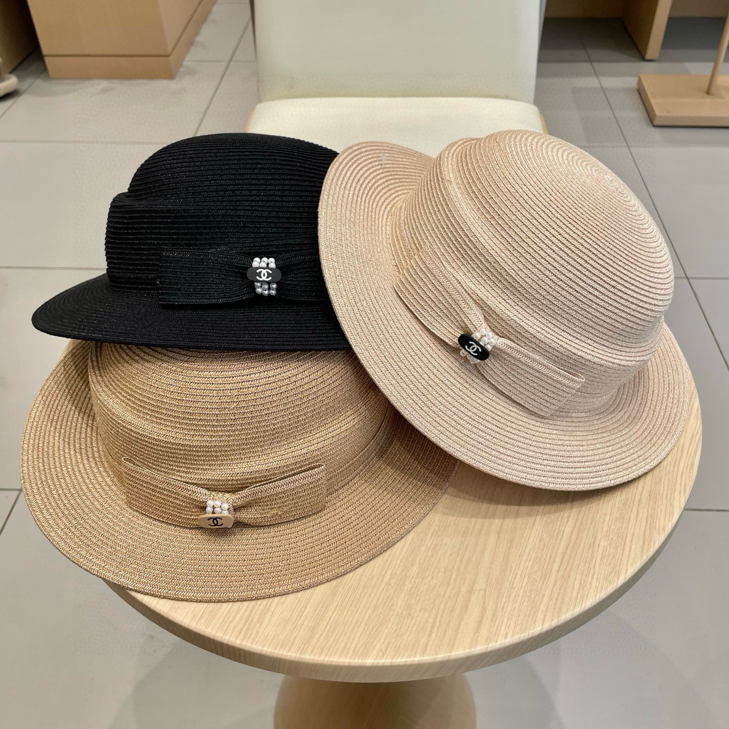  Chanel香奈儿2025法式平沿渔夫帽子女款夏季防晒不规则草帽气质出游盆帽遮阳帽