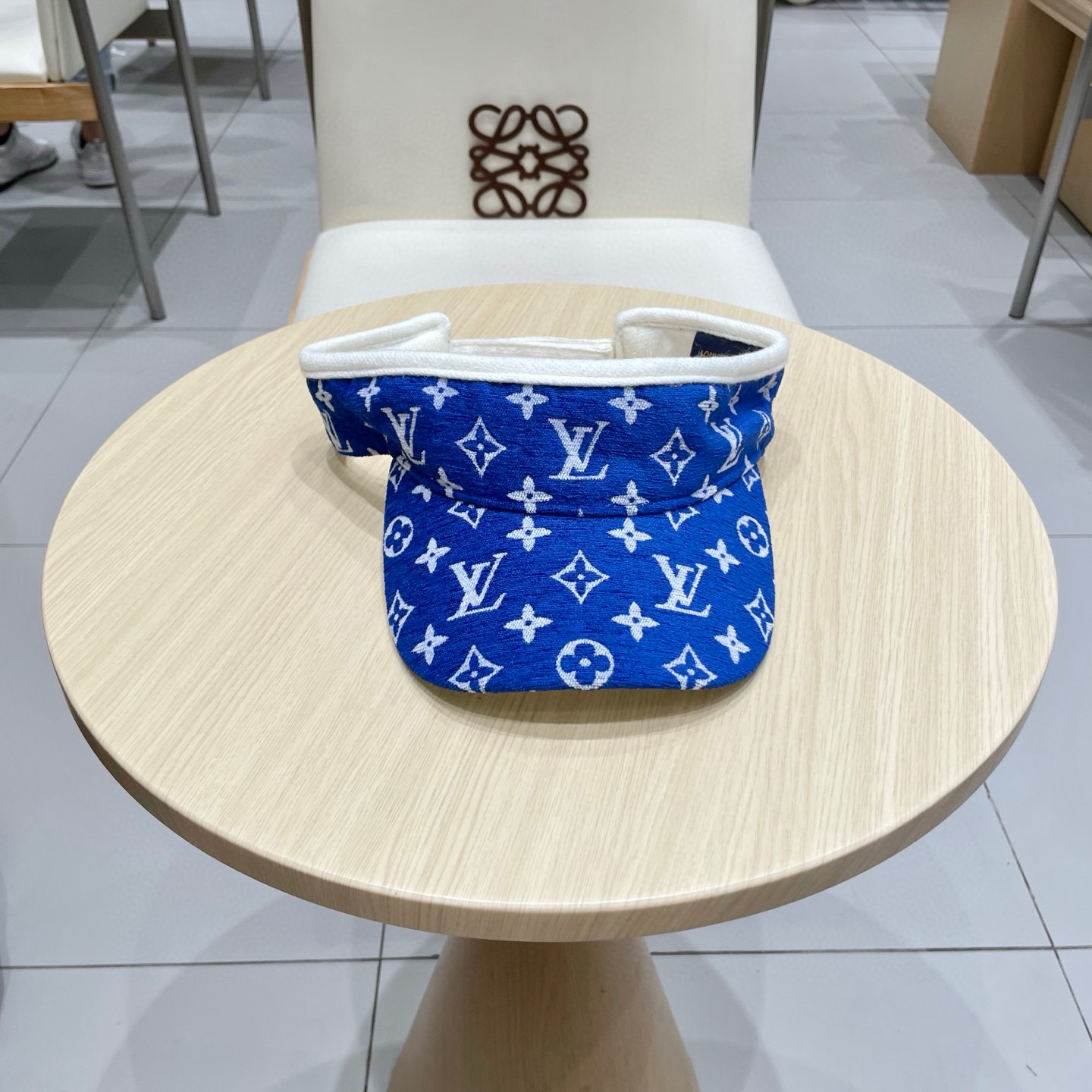  LV路易威登原单刺绣空顶遮阳帽 专柜热卖款纯棉内里，轻盈透气。完美版型，对格精准无误，原厂品质，独家实