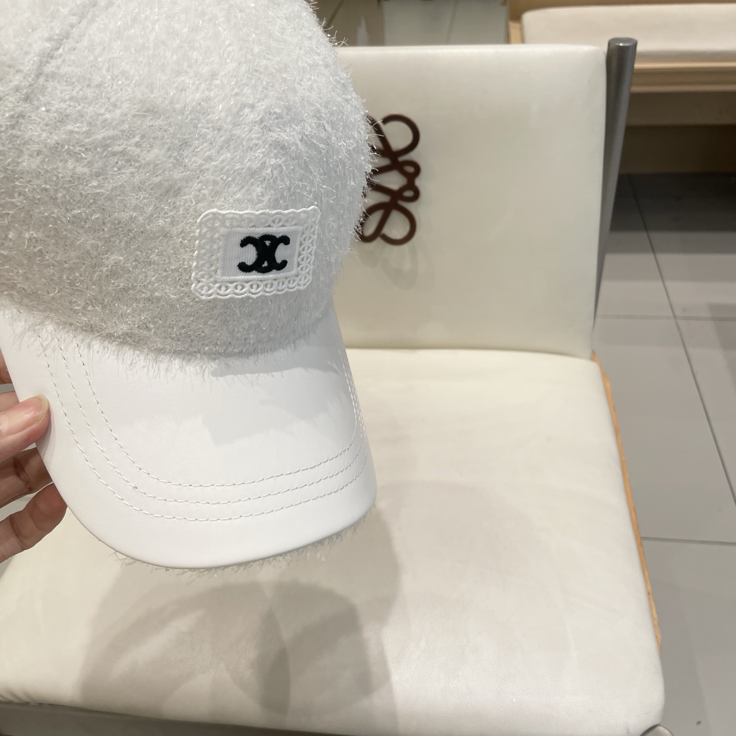  塞琳celine时尚毛绒棒球帽百搭显脸小鸭舌帽造型帽子女秋季