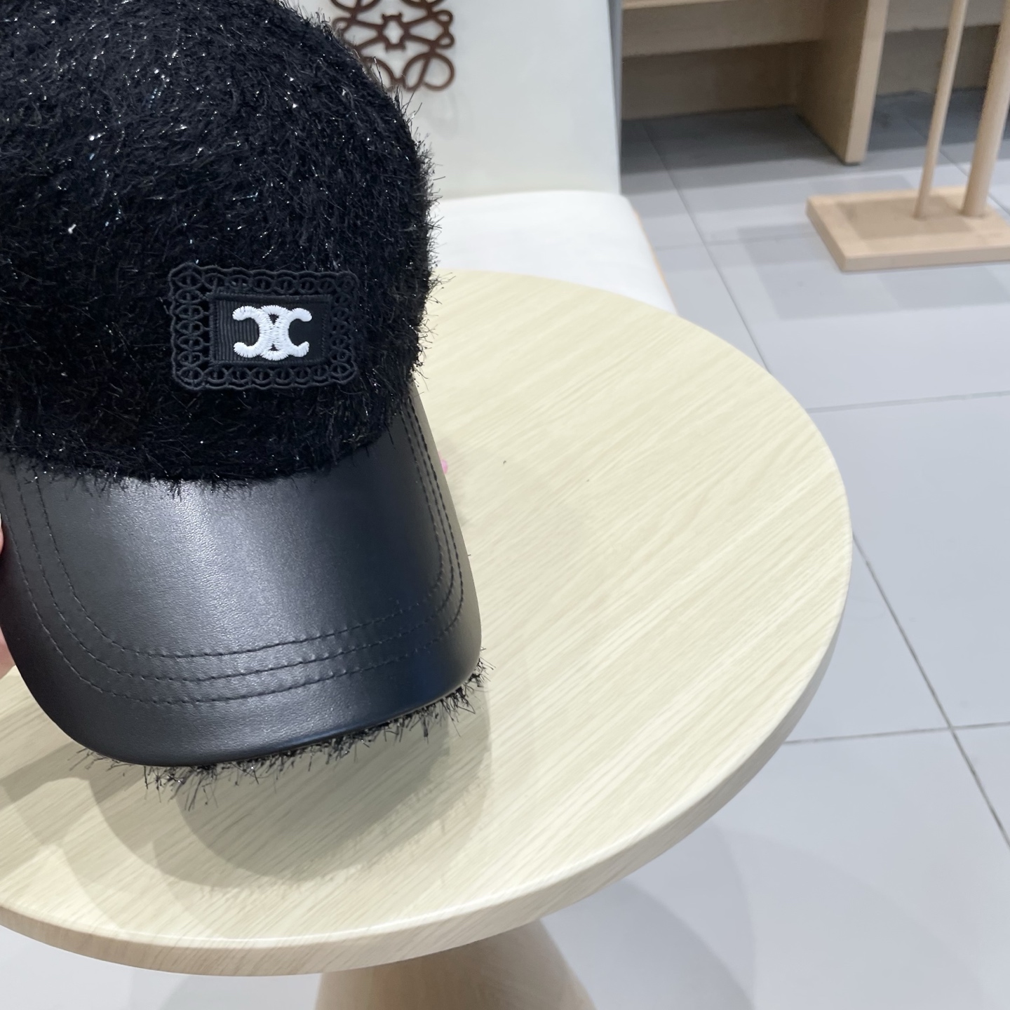  塞琳celine时尚毛绒棒球帽百搭显脸小鸭舌帽造型帽子女秋季