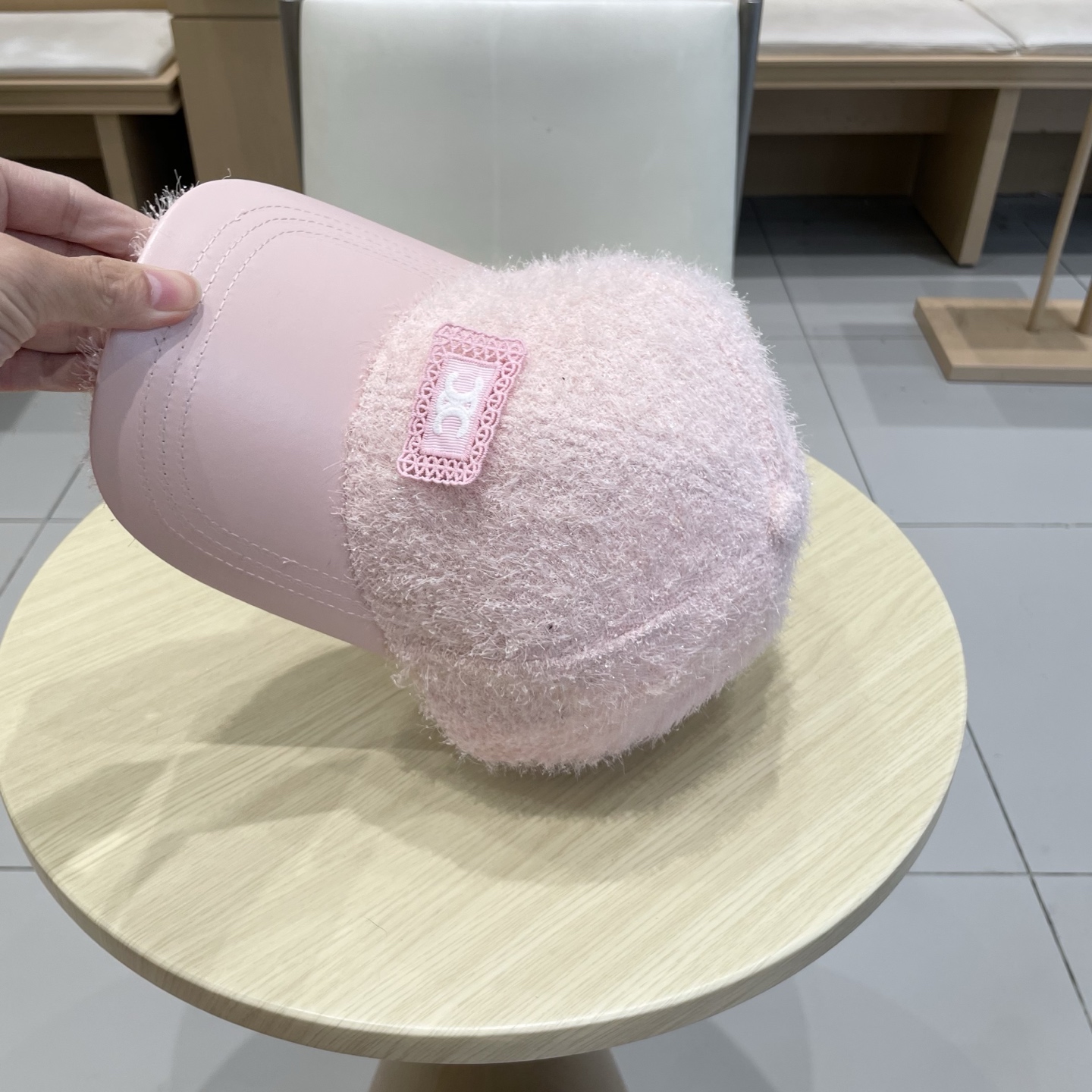  塞琳celine时尚毛绒棒球帽百搭显脸小鸭舌帽造型帽子女秋季