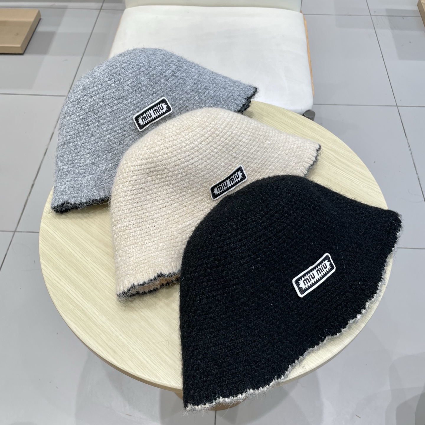  miumiu缪缪毛绒渔夫帽子女秋冬2025新款小香风显脸小素颜针织水桶帽盆帽