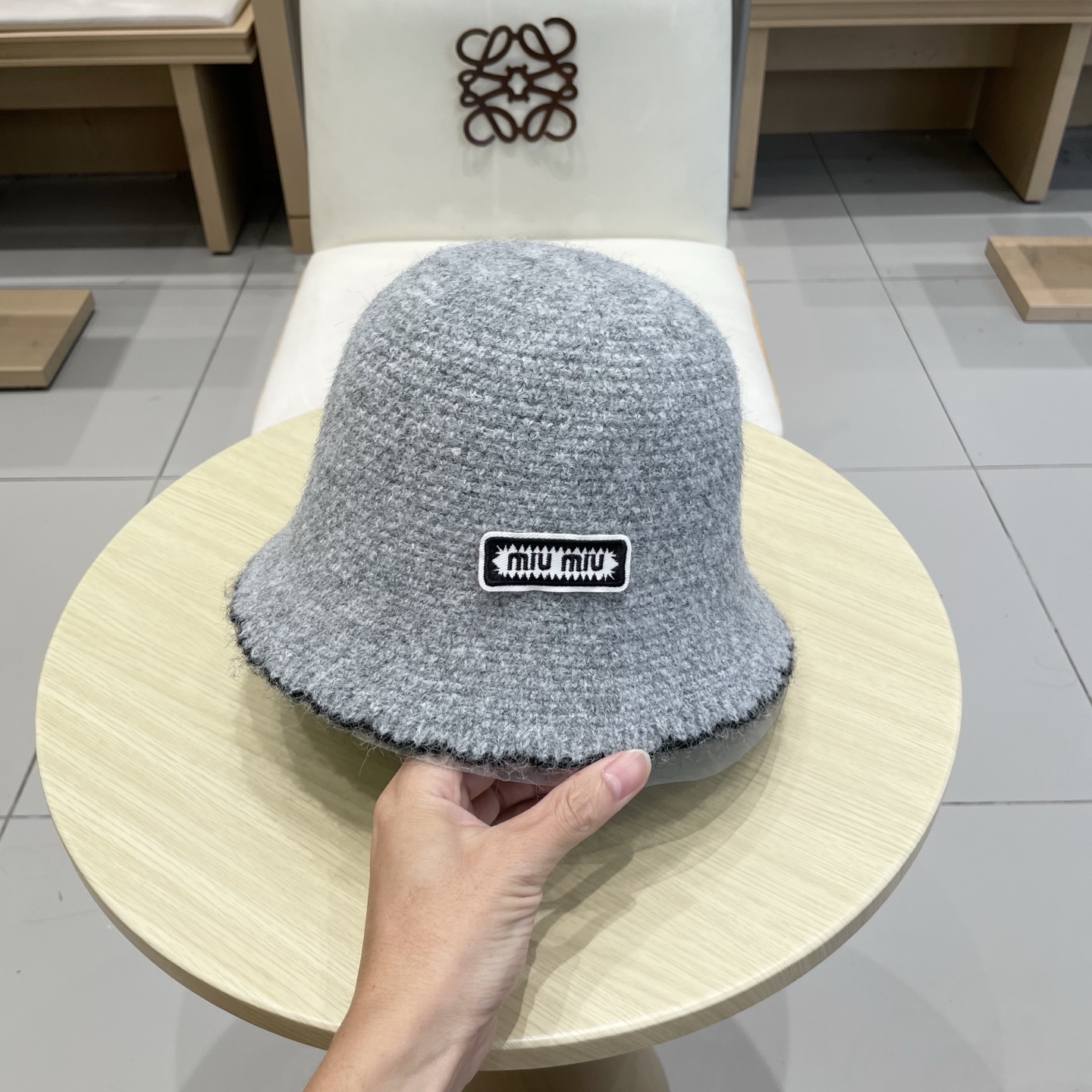  miumiu缪缪毛绒渔夫帽子女秋冬2025新款小香风显脸小素颜针织水桶帽盆帽