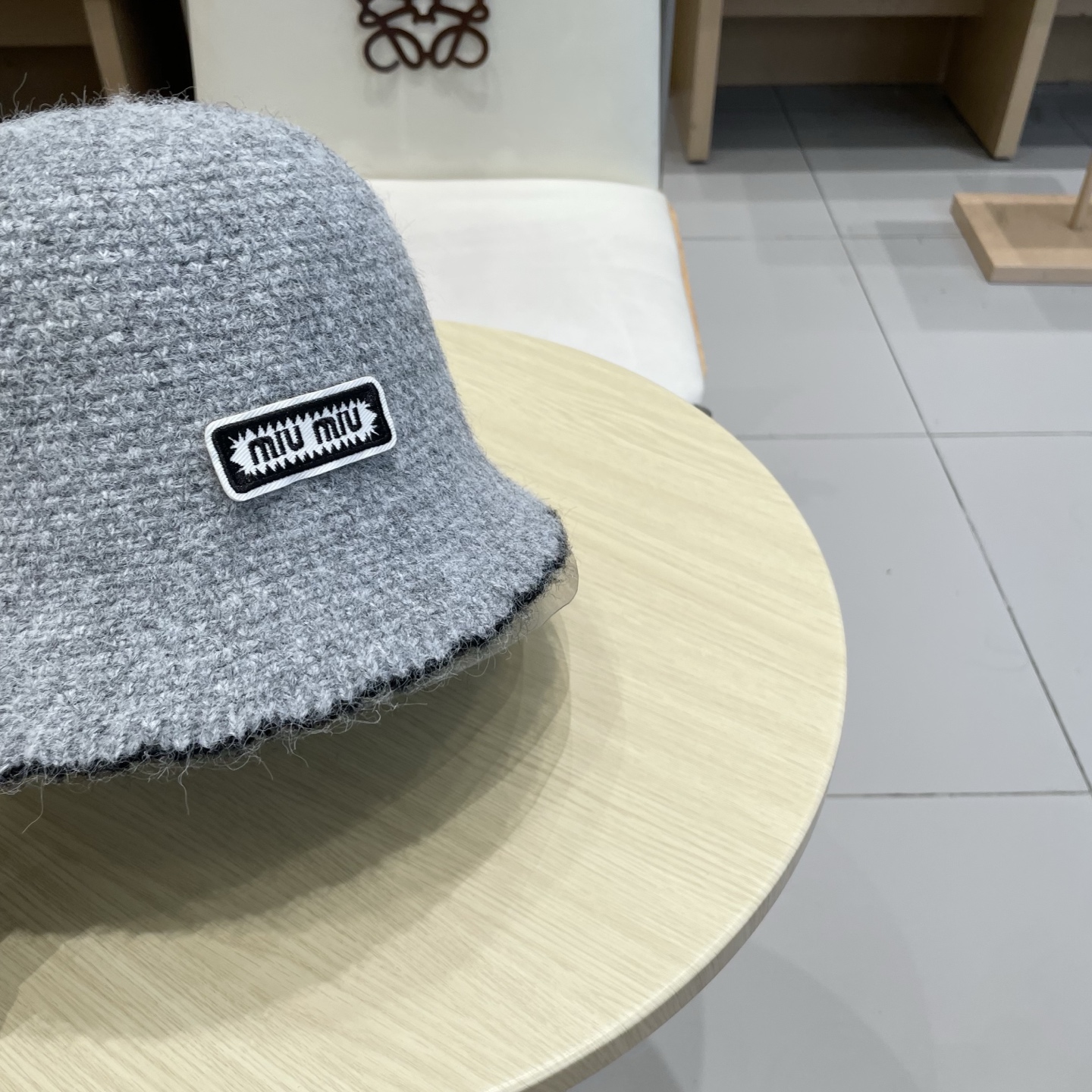  miumiu缪缪毛绒渔夫帽子女秋冬2025新款小香风显脸小素颜针织水桶帽盆帽