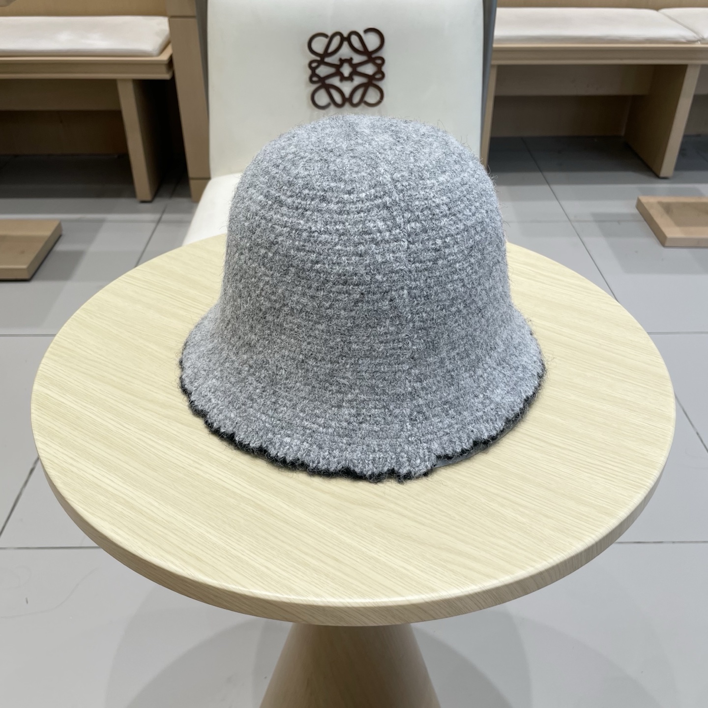  miumiu缪缪毛绒渔夫帽子女秋冬2025新款小香风显脸小素颜针织水桶帽盆帽