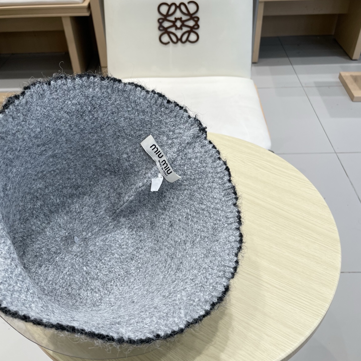  miumiu缪缪毛绒渔夫帽子女秋冬2025新款小香风显脸小素颜针织水桶帽盆帽