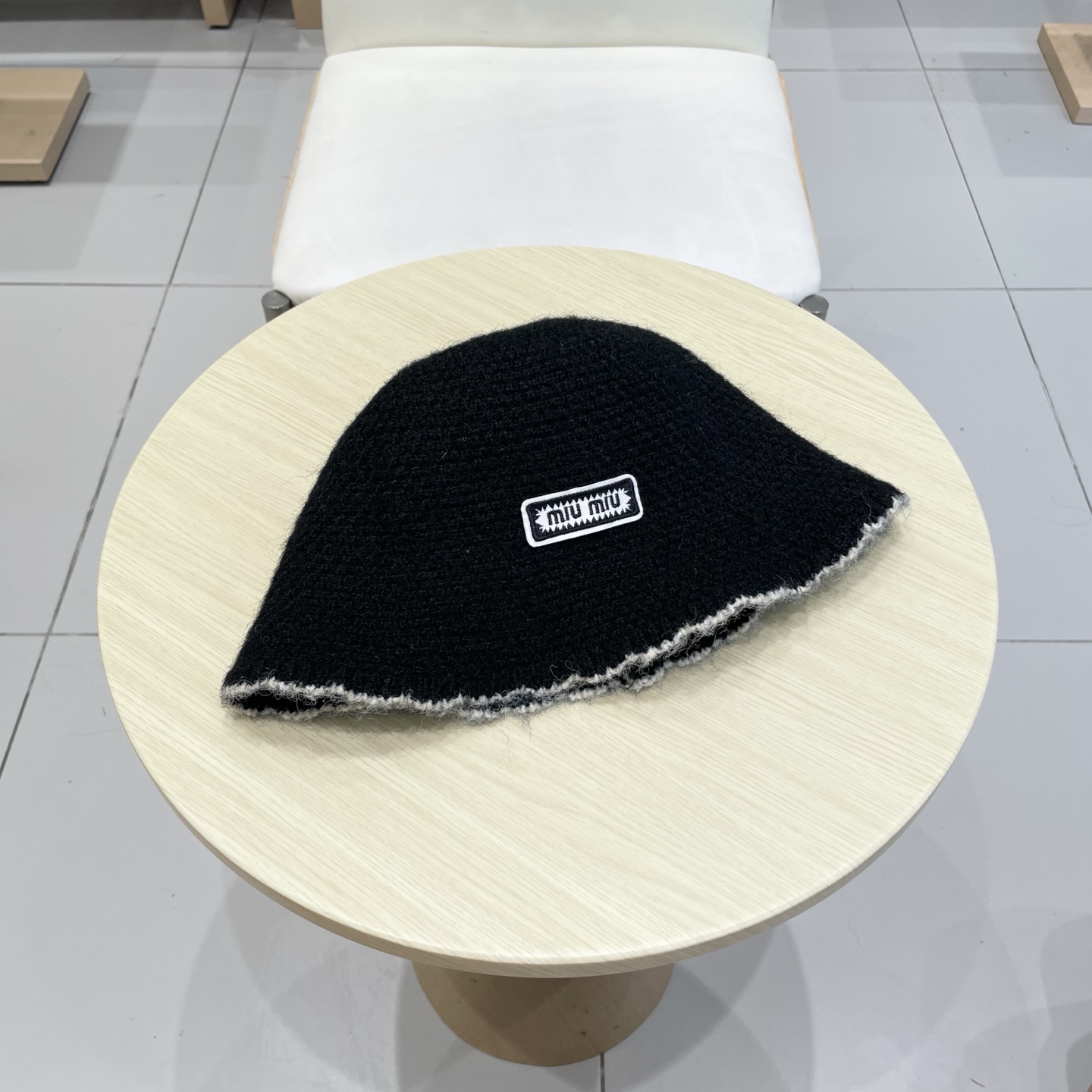  miumiu缪缪毛绒渔夫帽子女秋冬2025新款小香风显脸小素颜针织水桶帽盆帽