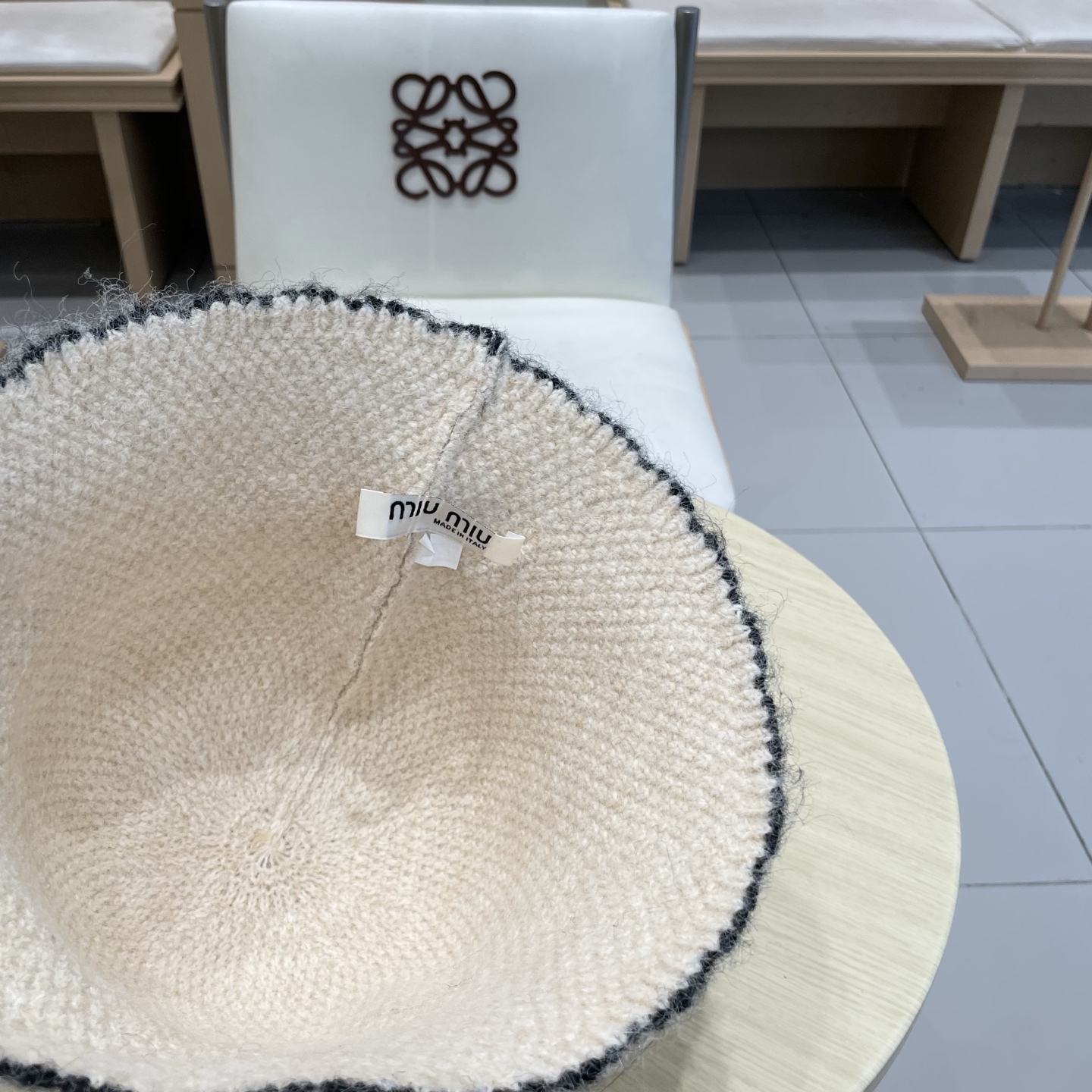  miumiu缪缪毛绒渔夫帽子女秋冬2025新款小香风显脸小素颜针织水桶帽盆帽