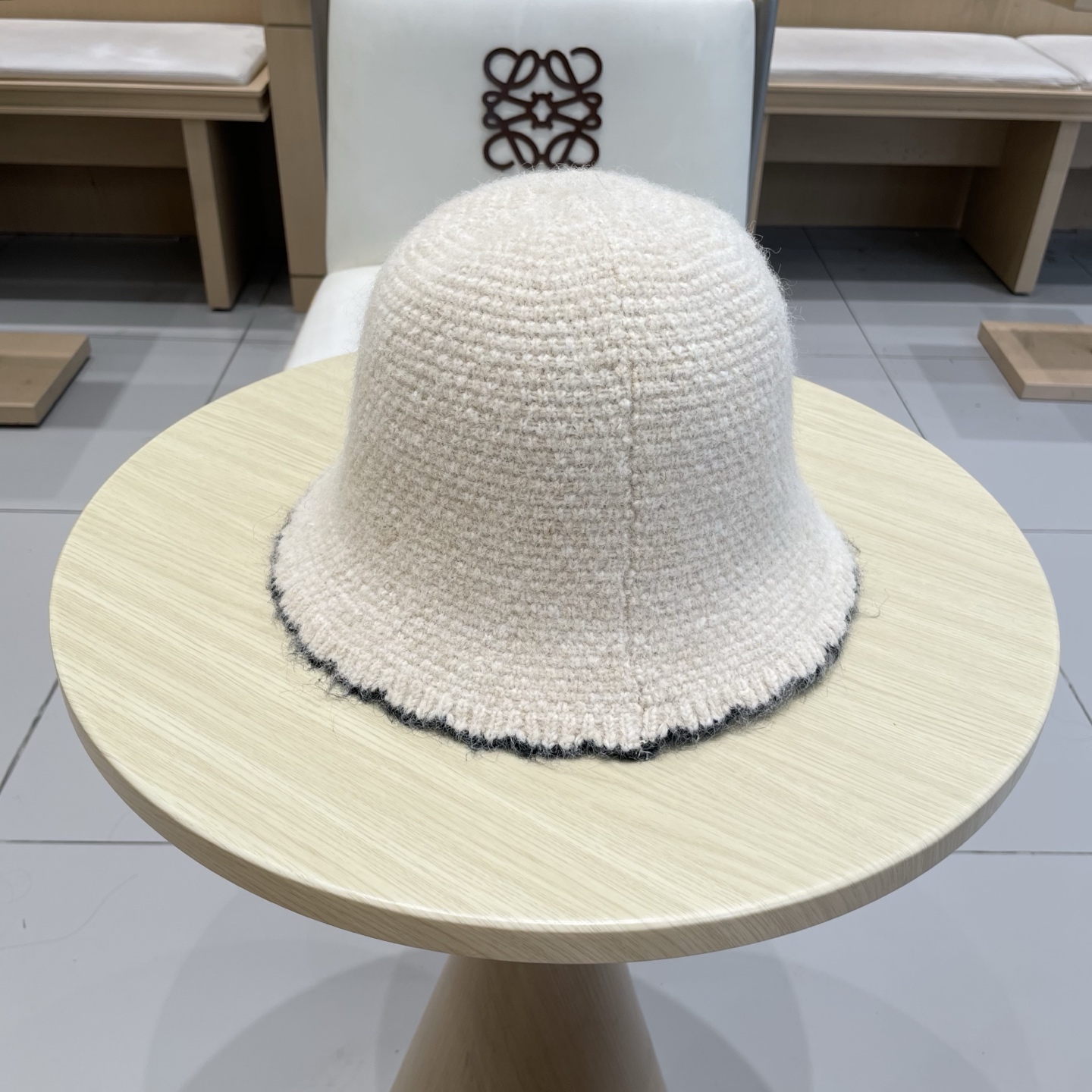  miumiu缪缪毛绒渔夫帽子女秋冬2025新款小香风显脸小素颜针织水桶帽盆帽