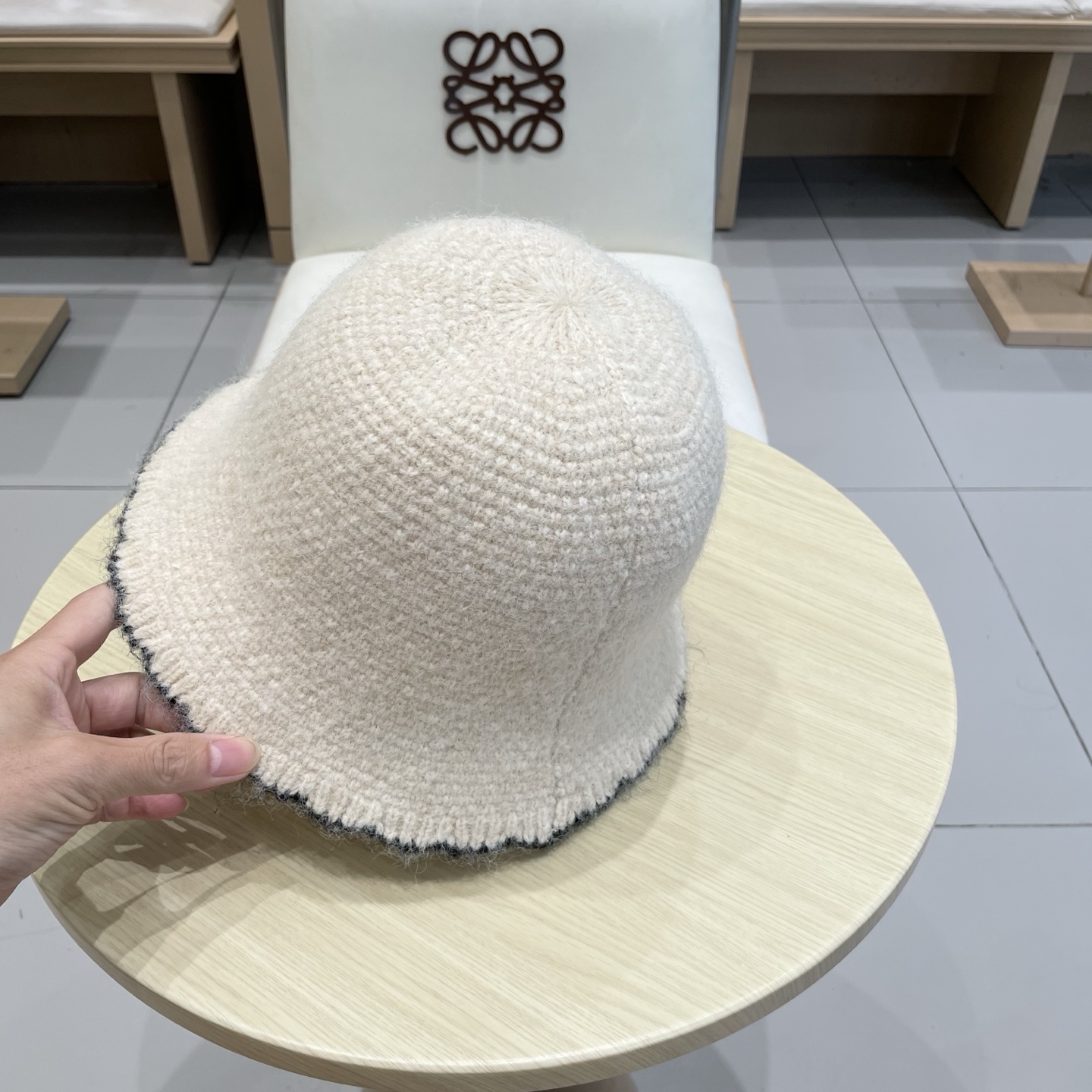  miumiu缪缪毛绒渔夫帽子女秋冬2025新款小香风显脸小素颜针织水桶帽盆帽