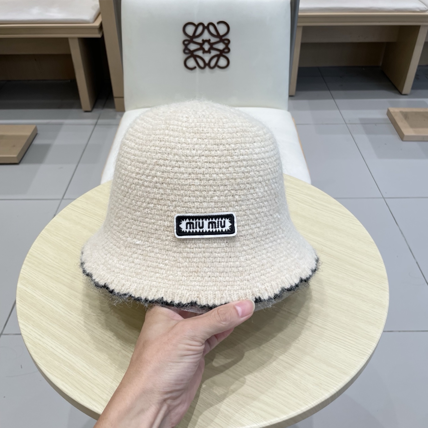  miumiu缪缪毛绒渔夫帽子女秋冬2025新款小香风显脸小素颜针织水桶帽盆帽