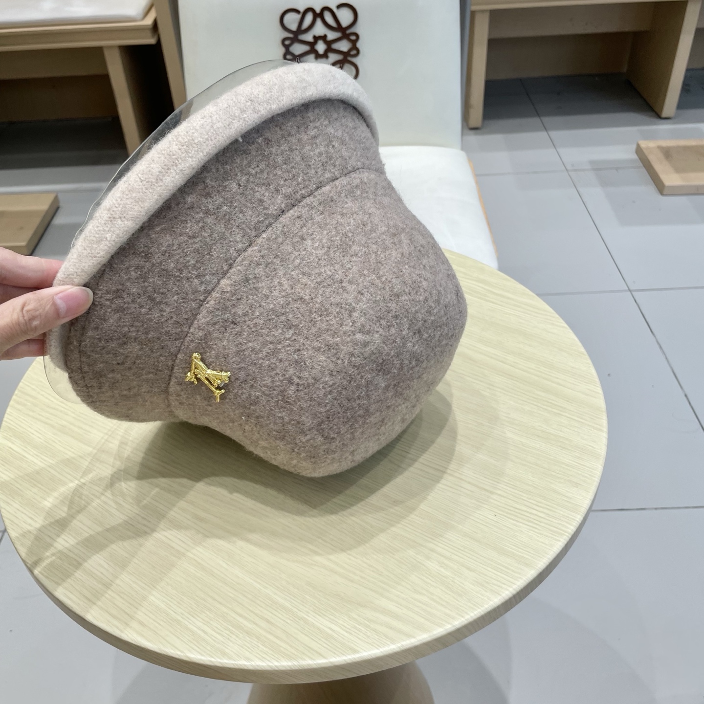  🧢路易威登棒球帽 LouisVuitton😍百分之百羊毛简约撞色卷边气质保暖渔夫帽女2025新款秋冬小