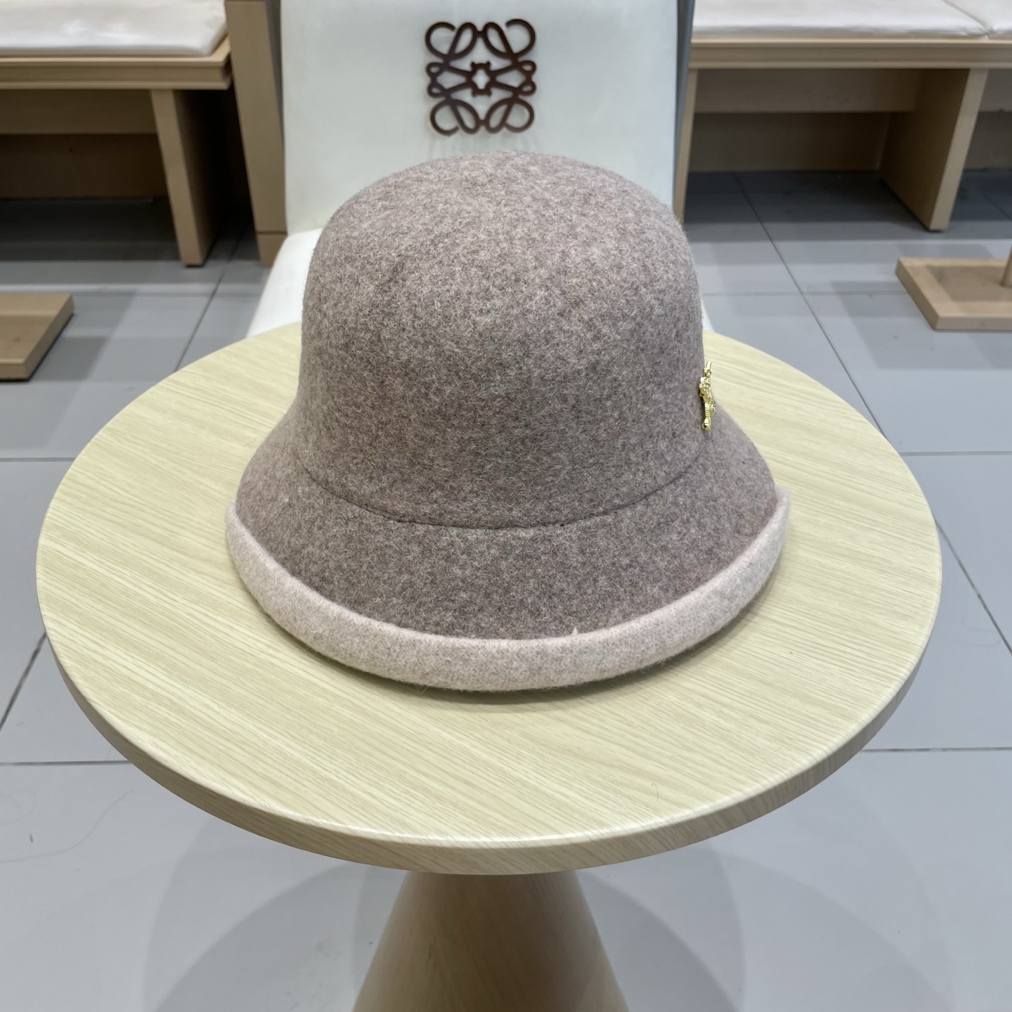  🧢路易威登棒球帽 LouisVuitton😍百分之百羊毛简约撞色卷边气质保暖渔夫帽女2025新款秋冬小