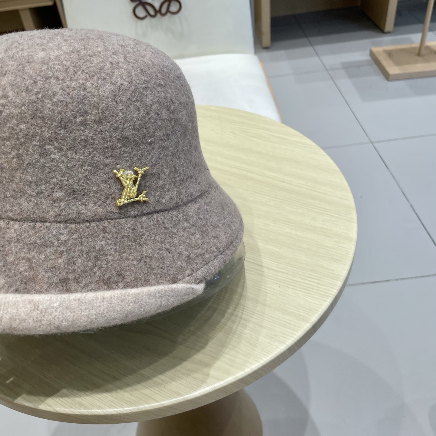  🧢路易威登棒球帽 LouisVuitton😍百分之百羊毛简约撞色卷边气质保暖渔夫帽女2025新款秋冬小