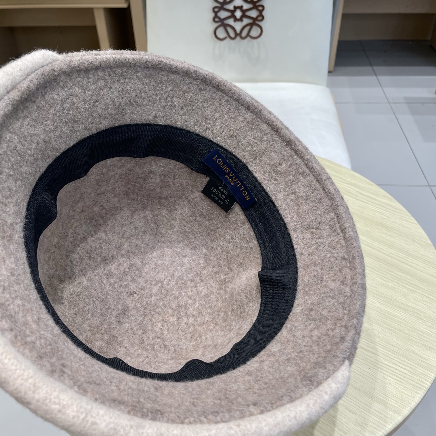  🧢路易威登棒球帽 LouisVuitton😍百分之百羊毛简约撞色卷边气质保暖渔夫帽女2025新款秋冬小