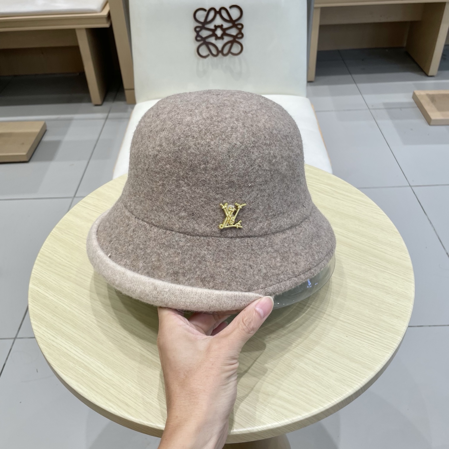  🧢路易威登棒球帽 LouisVuitton😍百分之百羊毛简约撞色卷边气质保暖渔夫帽女2025新款秋冬小