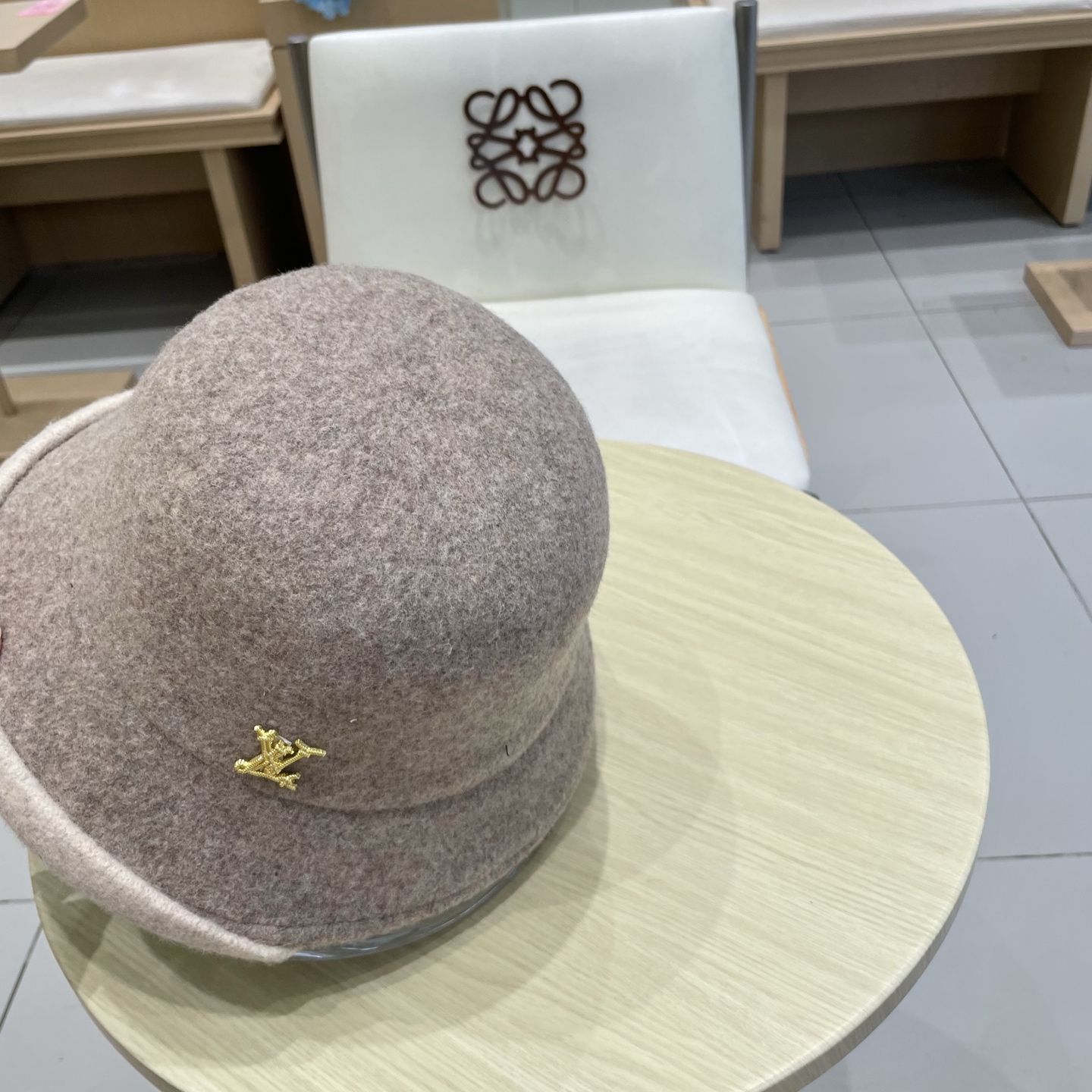  🧢路易威登棒球帽 LouisVuitton😍百分之百羊毛简约撞色卷边气质保暖渔夫帽女2025新款秋冬小
