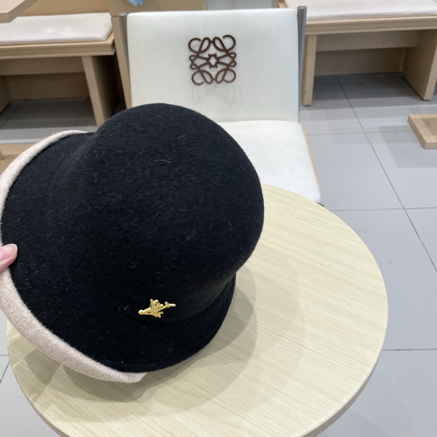  🧢路易威登棒球帽 LouisVuitton😍百分之百羊毛简约撞色卷边气质保暖渔夫帽女2025新款秋冬小