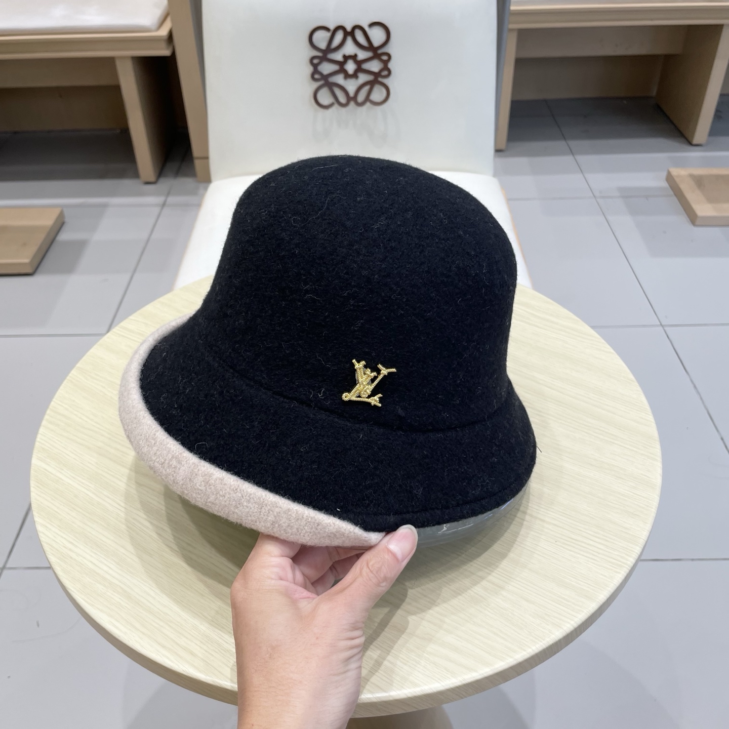  🧢路易威登棒球帽 LouisVuitton😍百分之百羊毛简约撞色卷边气质保暖渔夫帽女2025新款秋冬小