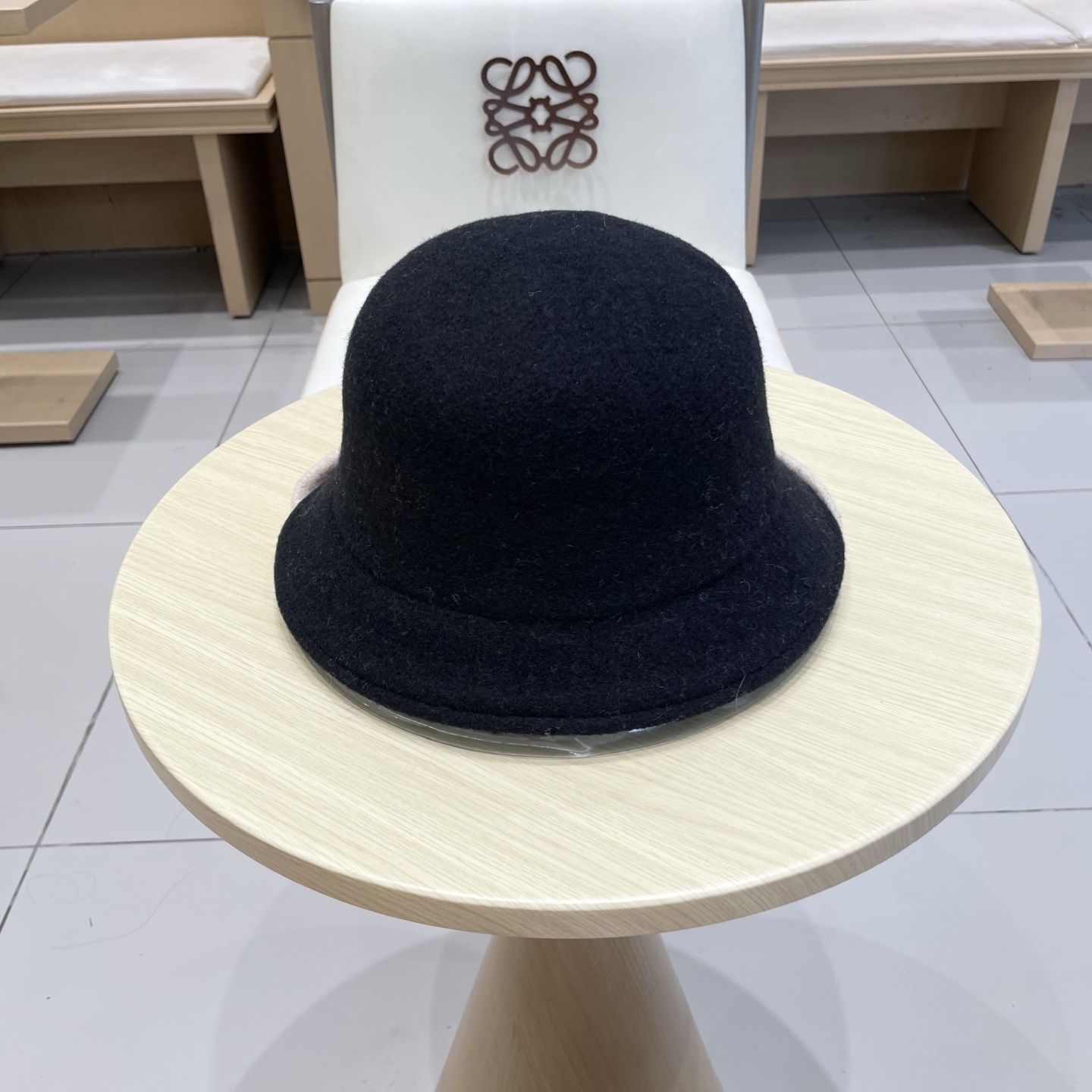  🧢路易威登棒球帽 LouisVuitton😍百分之百羊毛简约撞色卷边气质保暖渔夫帽女2025新款秋冬小