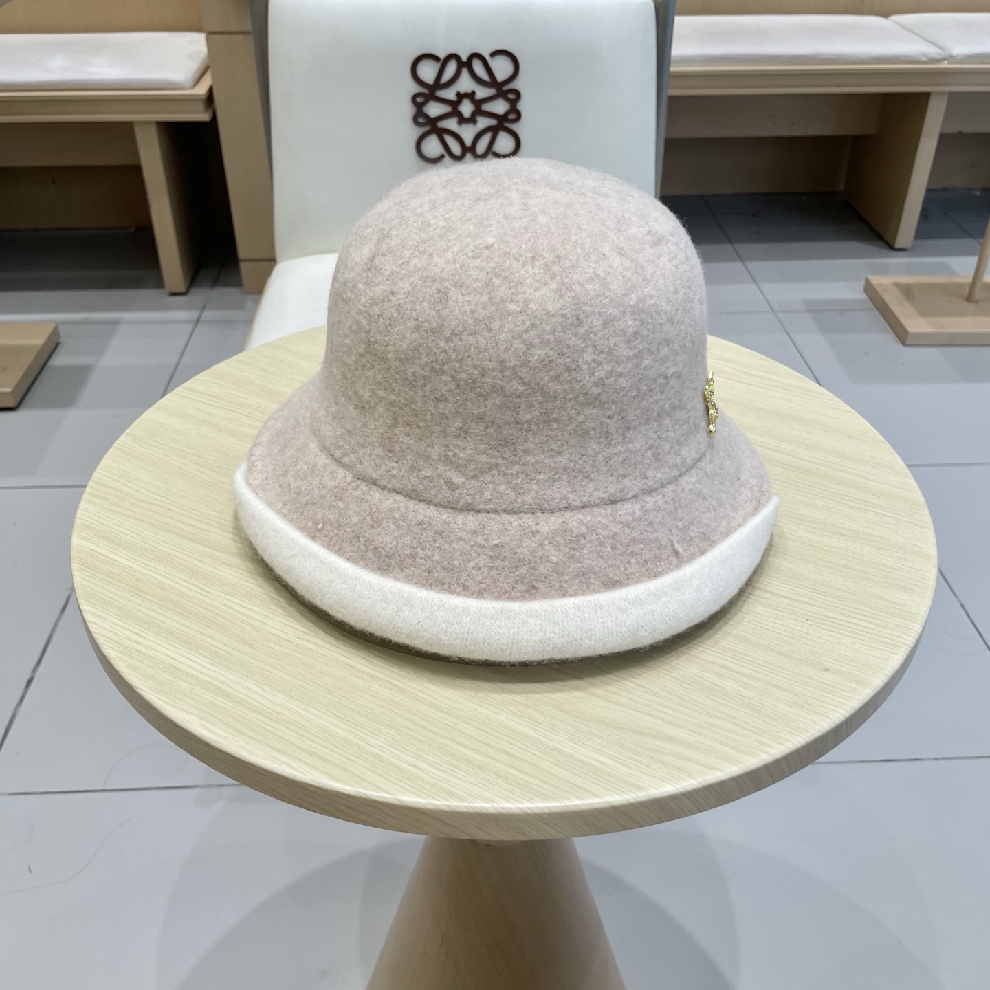  🧢路易威登棒球帽 LouisVuitton😍百分之百羊毛简约撞色卷边气质保暖渔夫帽女2025新款秋冬小