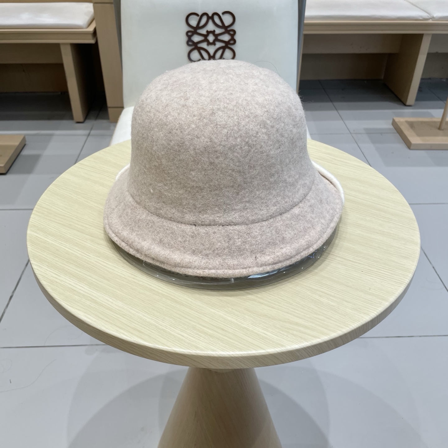  🧢路易威登棒球帽 LouisVuitton😍百分之百羊毛简约撞色卷边气质保暖渔夫帽女2025新款秋冬小