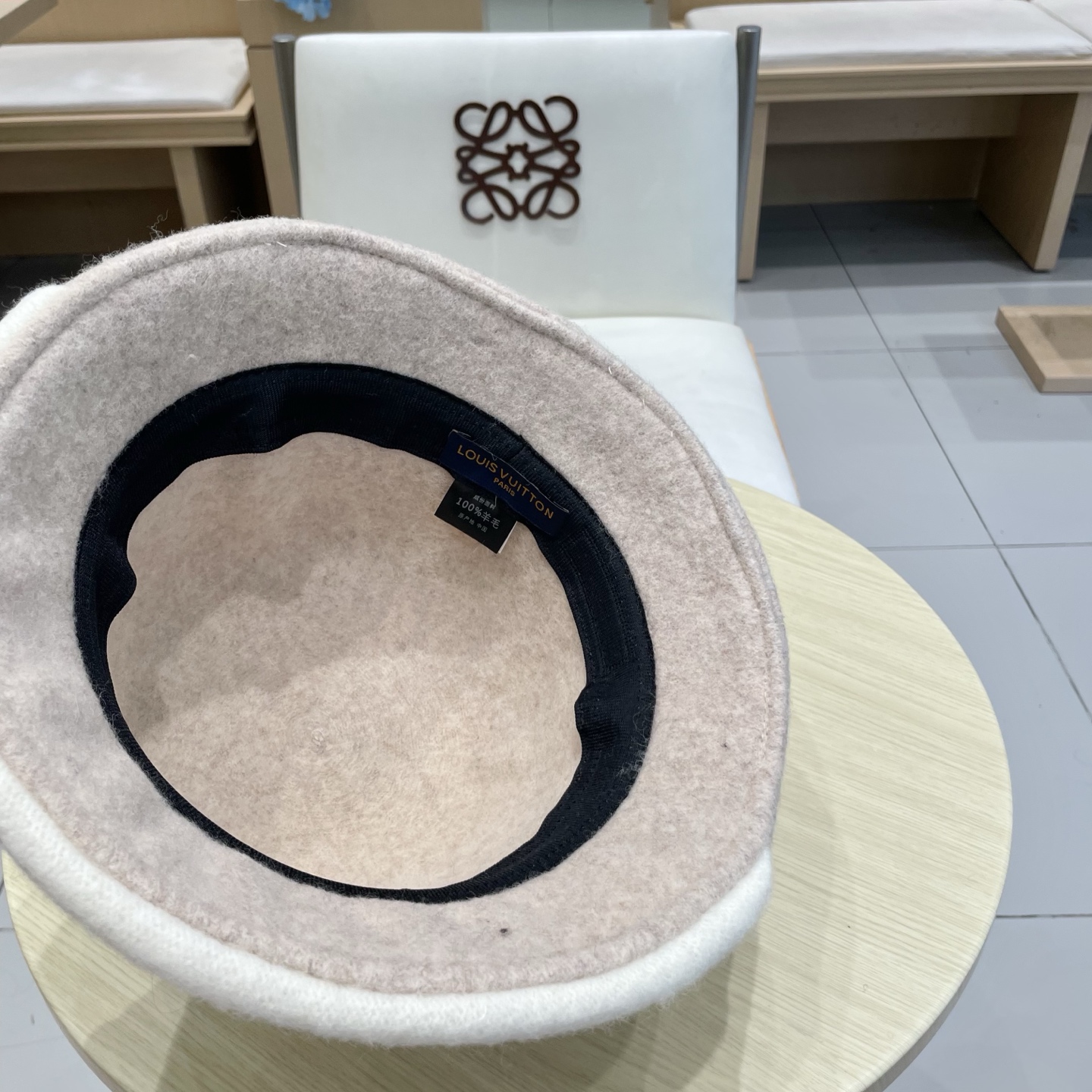  🧢路易威登棒球帽 LouisVuitton😍百分之百羊毛简约撞色卷边气质保暖渔夫帽女2025新款秋冬小
