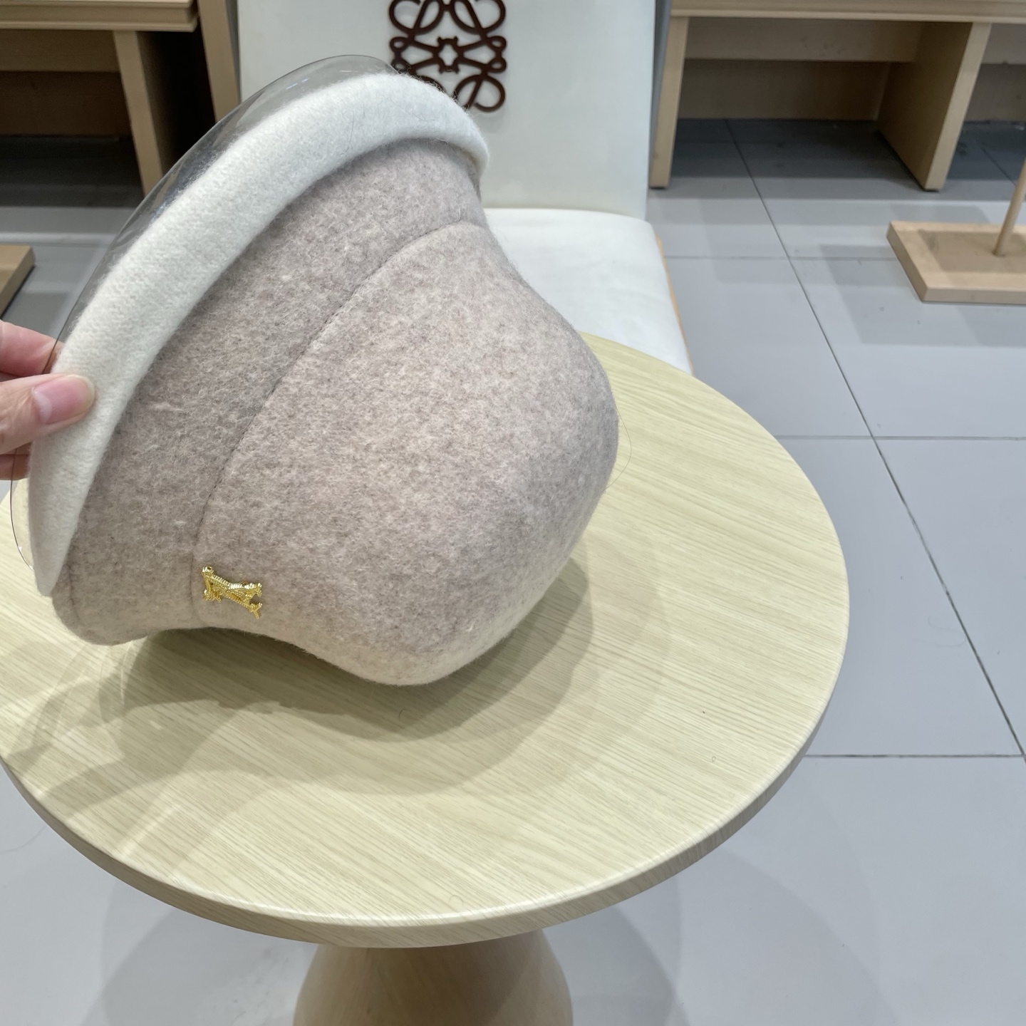  🧢路易威登棒球帽 LouisVuitton😍百分之百羊毛简约撞色卷边气质保暖渔夫帽女2025新款秋冬小