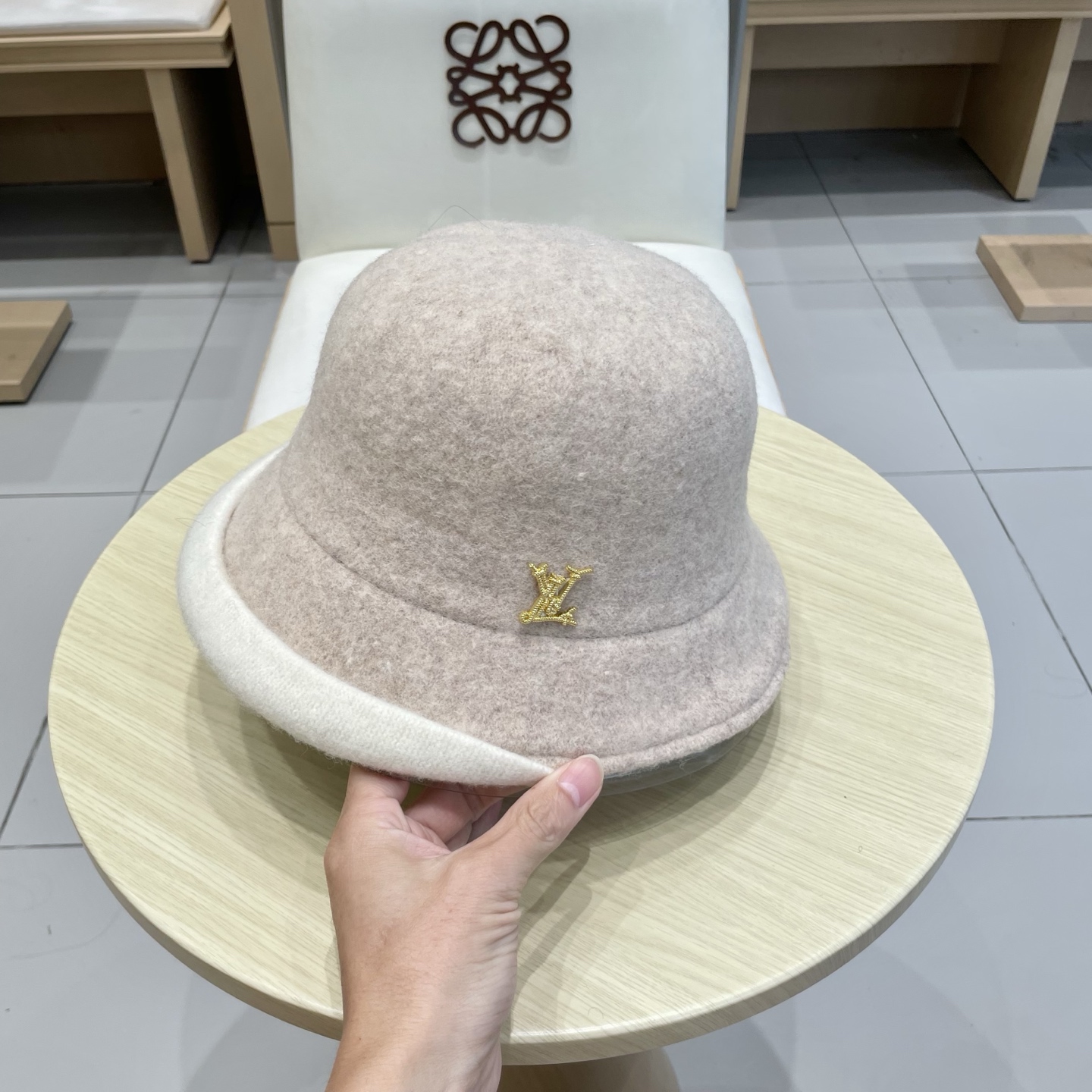  🧢路易威登棒球帽 LouisVuitton😍百分之百羊毛简约撞色卷边气质保暖渔夫帽女2025新款秋冬小