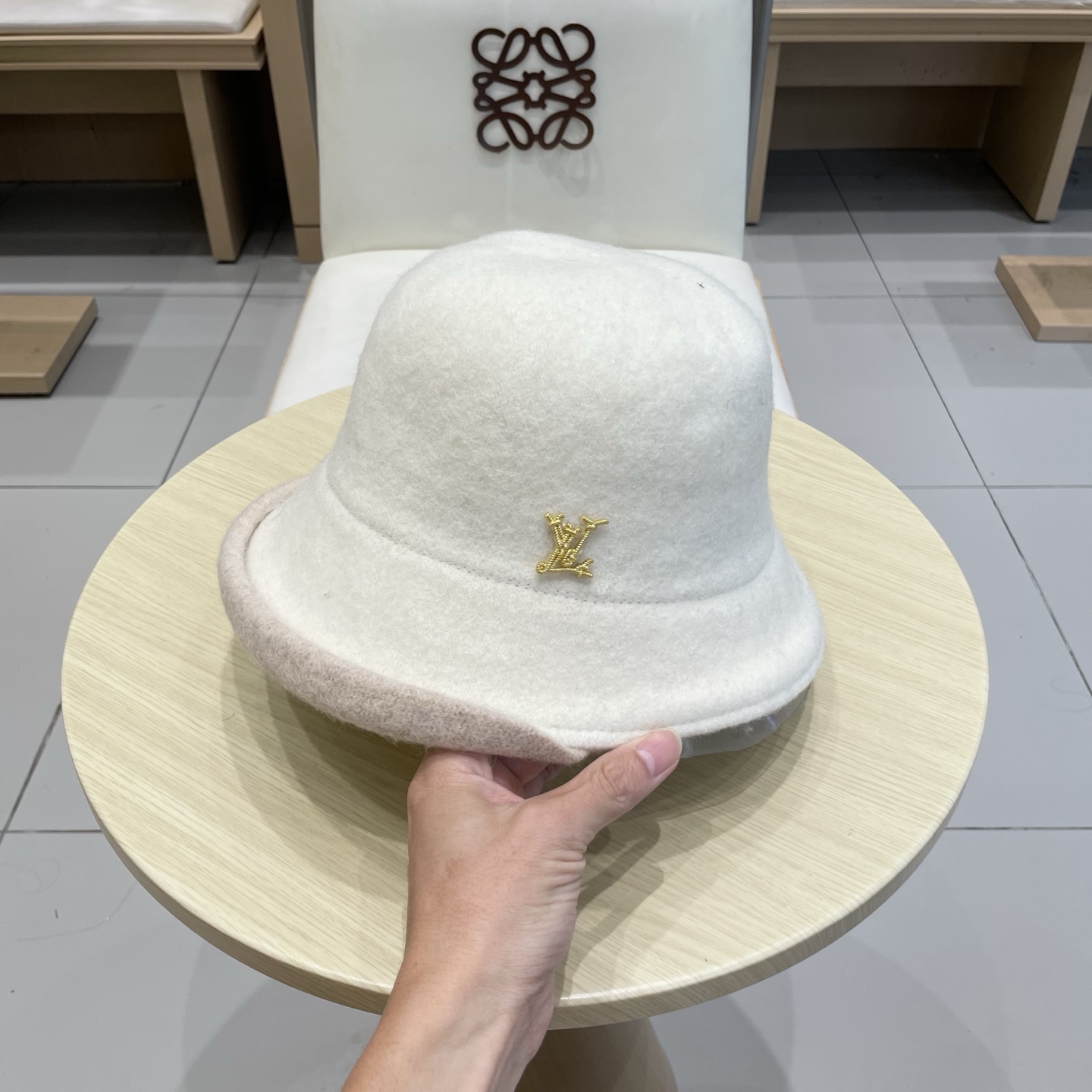  🧢路易威登棒球帽 LouisVuitton😍百分之百羊毛简约撞色卷边气质保暖渔夫帽女2025新款秋冬小