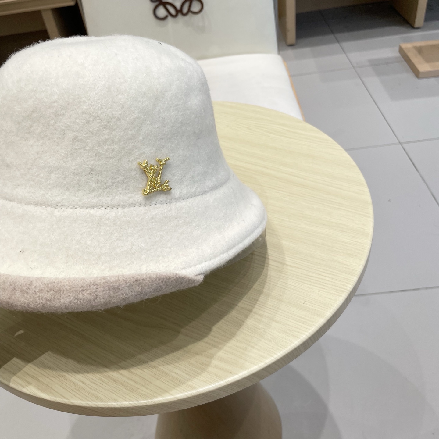  🧢路易威登棒球帽 LouisVuitton😍百分之百羊毛简约撞色卷边气质保暖渔夫帽女2025新款秋冬小