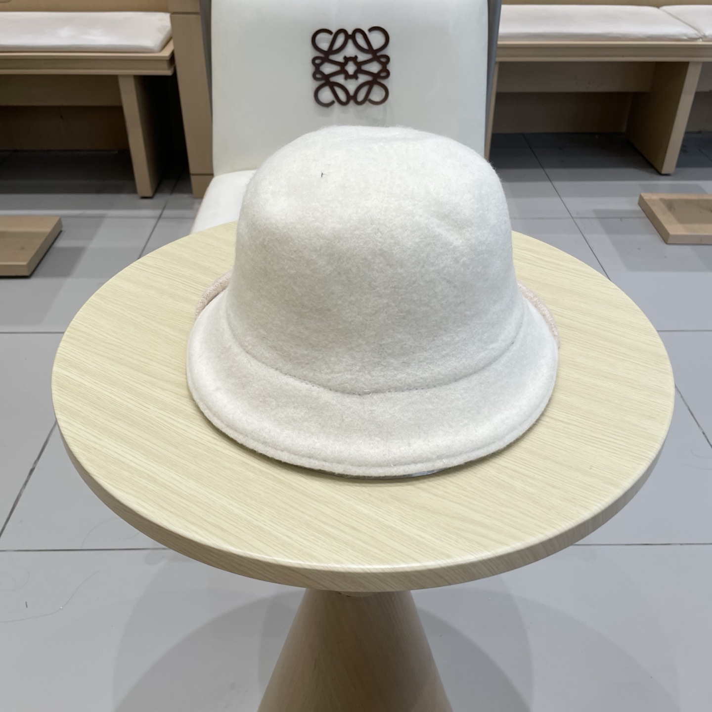  🧢路易威登棒球帽 LouisVuitton😍百分之百羊毛简约撞色卷边气质保暖渔夫帽女2025新款秋冬小