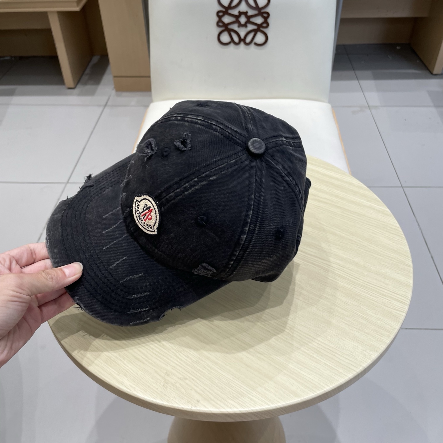  Moncler蒙口 秋冬新款棒球帽 ， 质感满满.今年灯芯饿真的