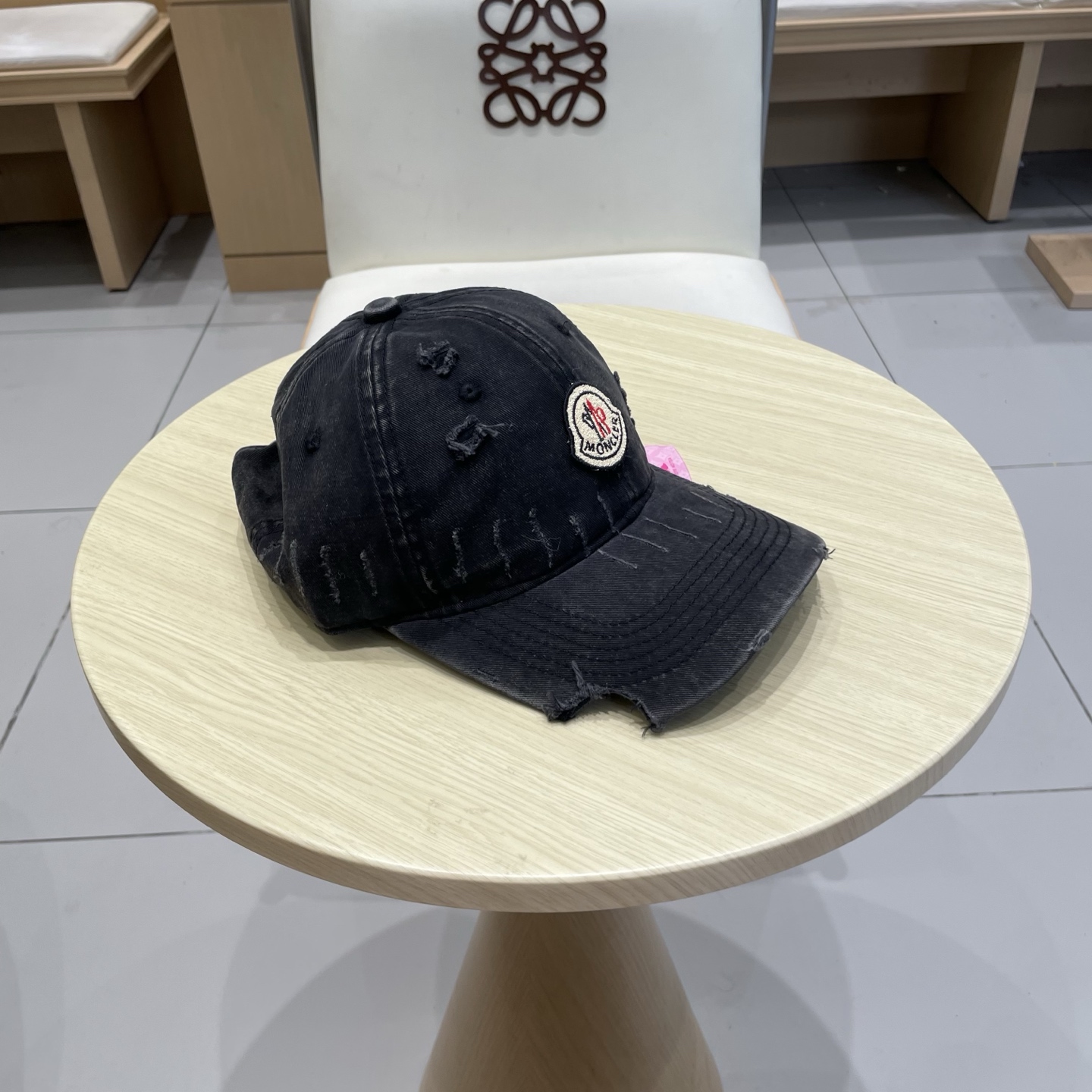  Moncler蒙口 秋冬新款棒球帽 ， 质感满满.今年灯芯饿真的