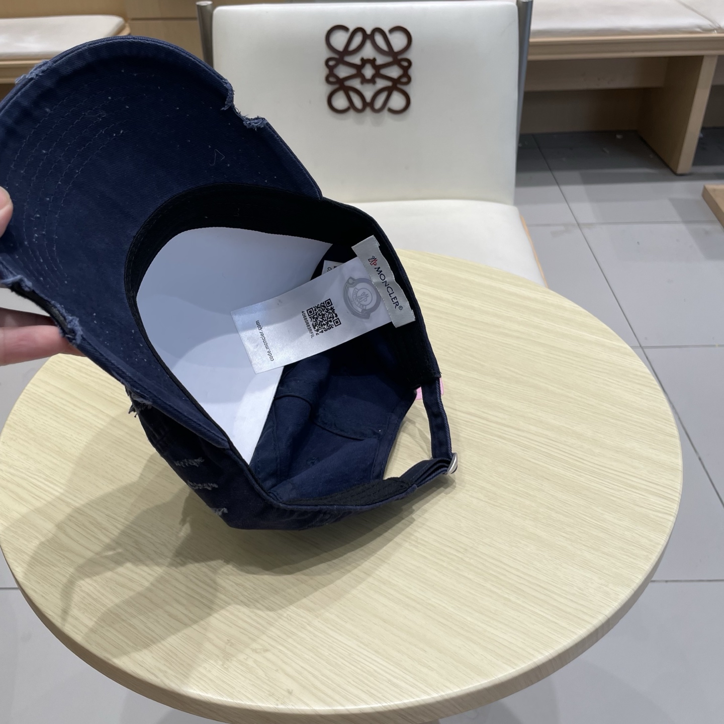  Moncler蒙口 秋冬新款棒球帽 ， 质感满满.今年灯芯饿真的