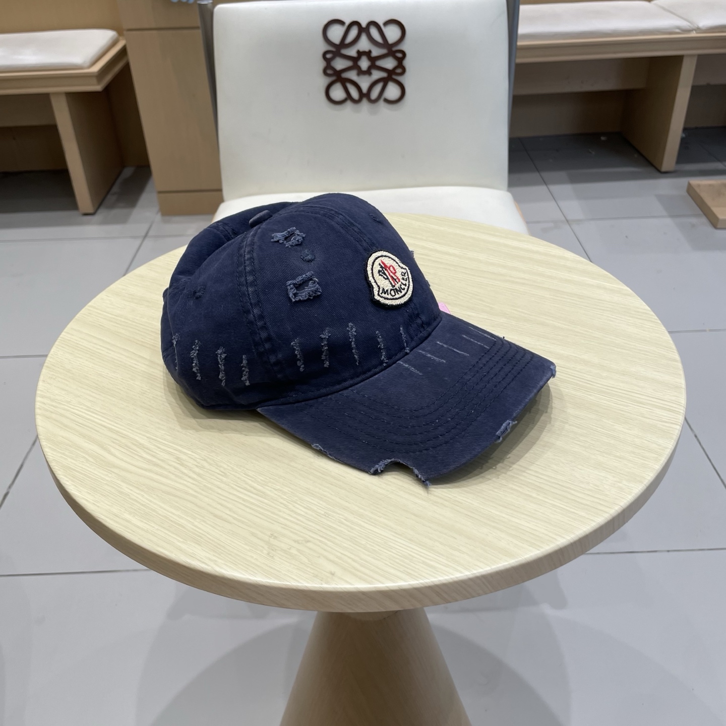  Moncler蒙口 秋冬新款棒球帽 ， 质感满满.今年灯芯饿真的