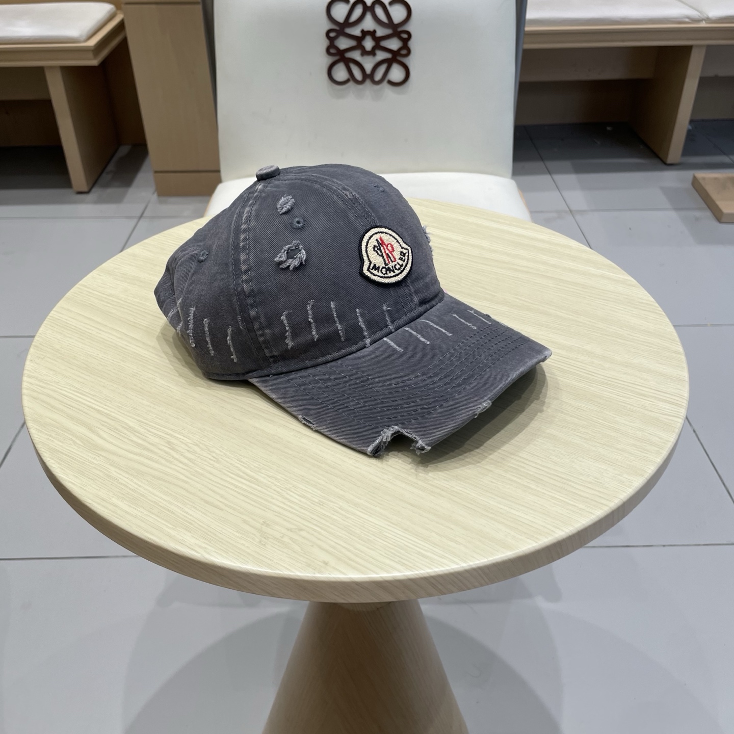  Moncler蒙口 秋冬新款棒球帽 ， 质感满满.今年灯芯饿真的