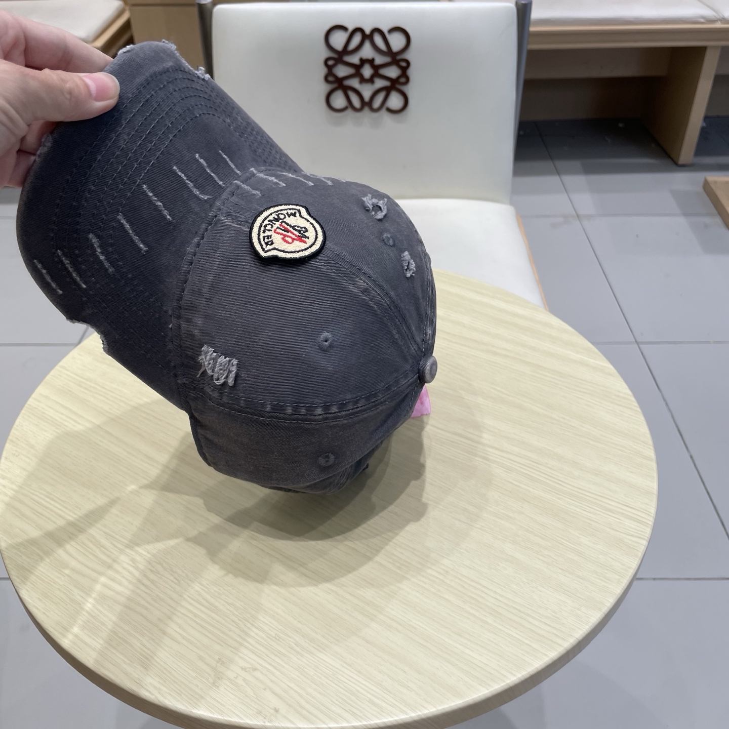  Moncler蒙口 秋冬新款棒球帽 ， 质感满满.今年灯芯饿真的